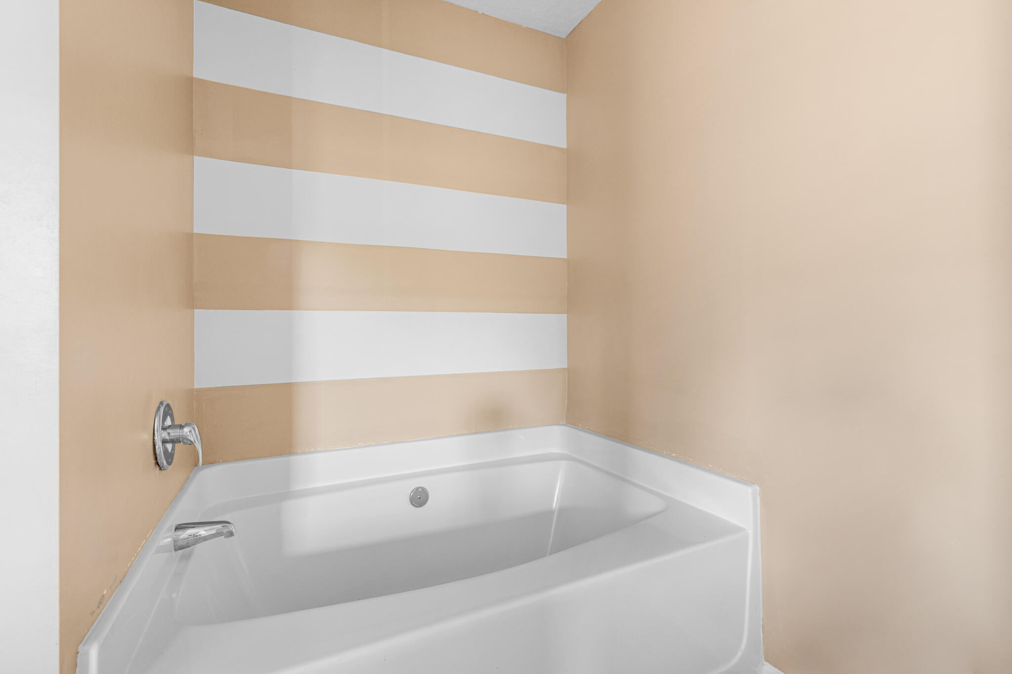 LAKE SILVER 1ST ADD - Residential Lease