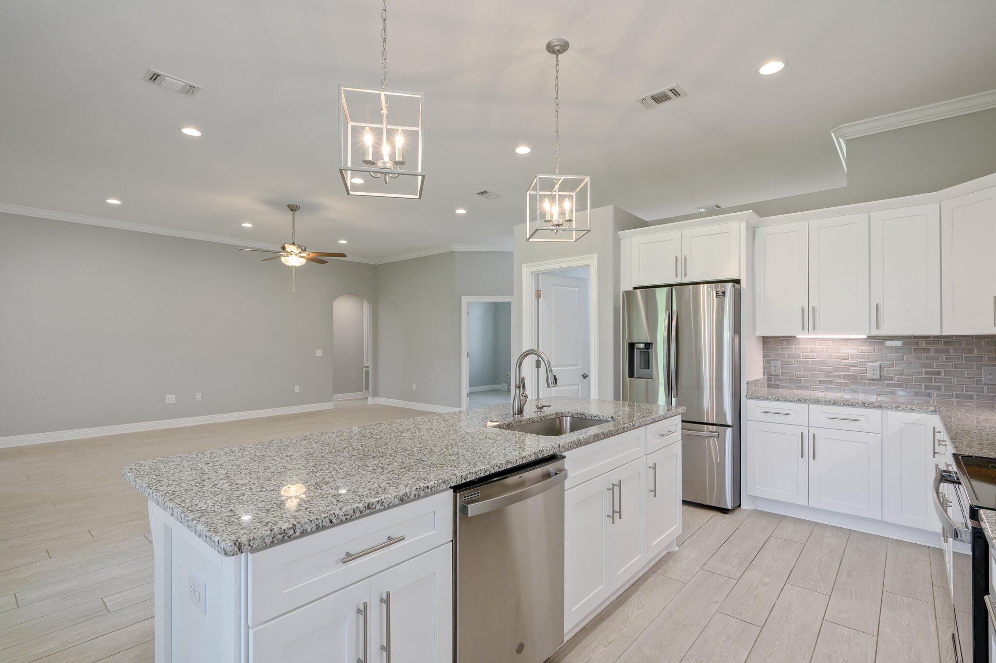 HOLLEY BY THE SEA - Residential