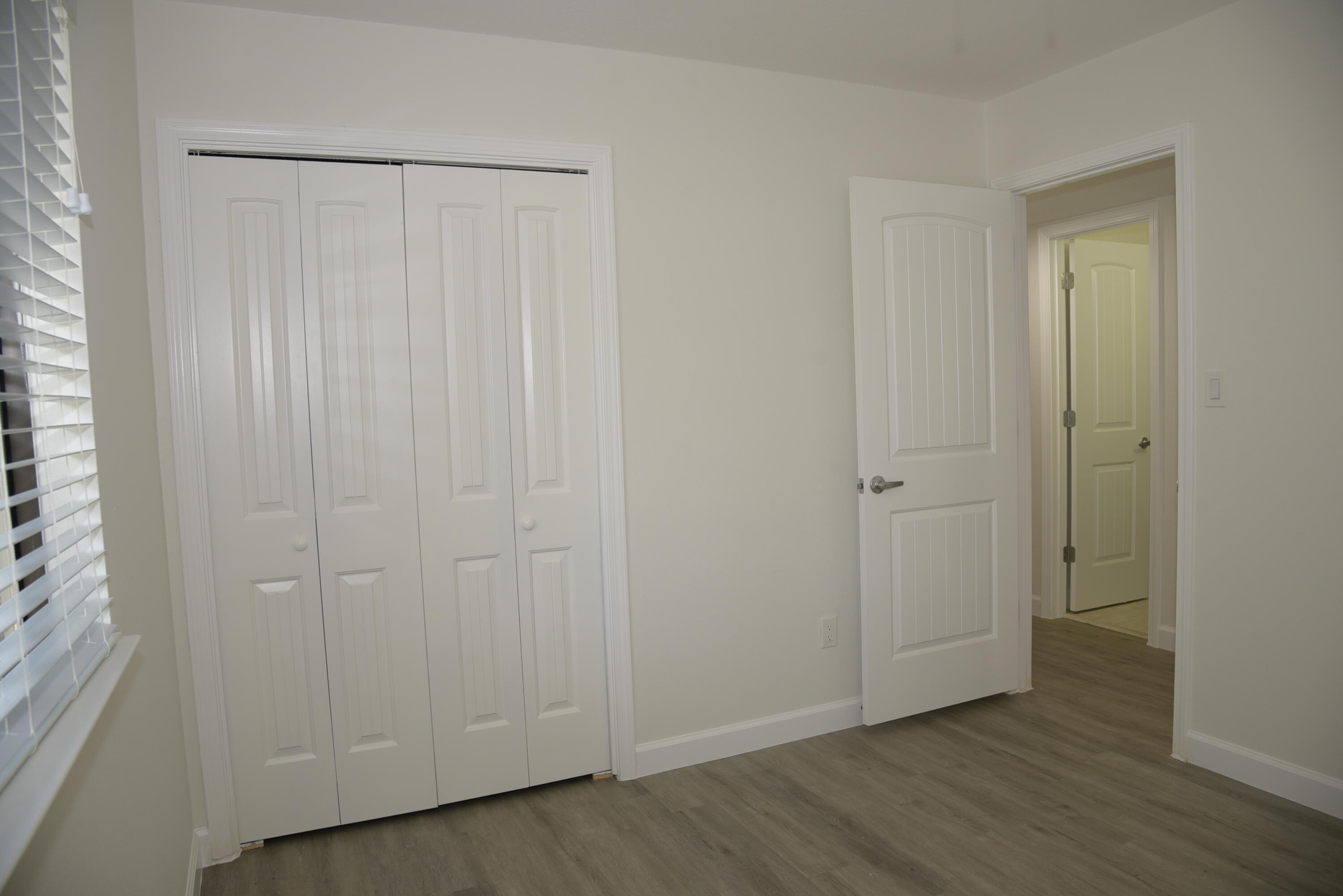 VALPARAISO PINECREST 6 - Residential Lease