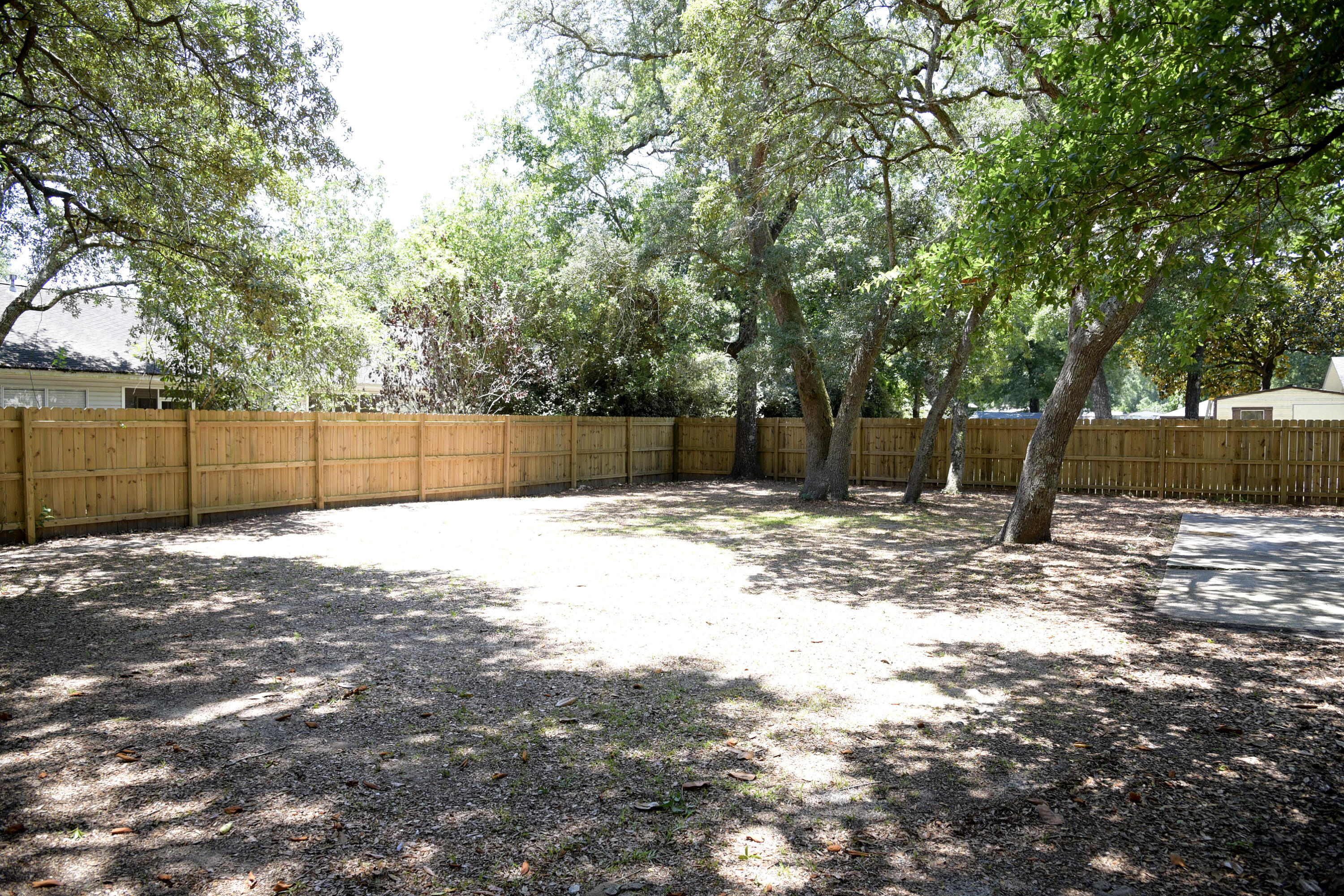 VALPARAISO PINECREST 6 - Residential Lease