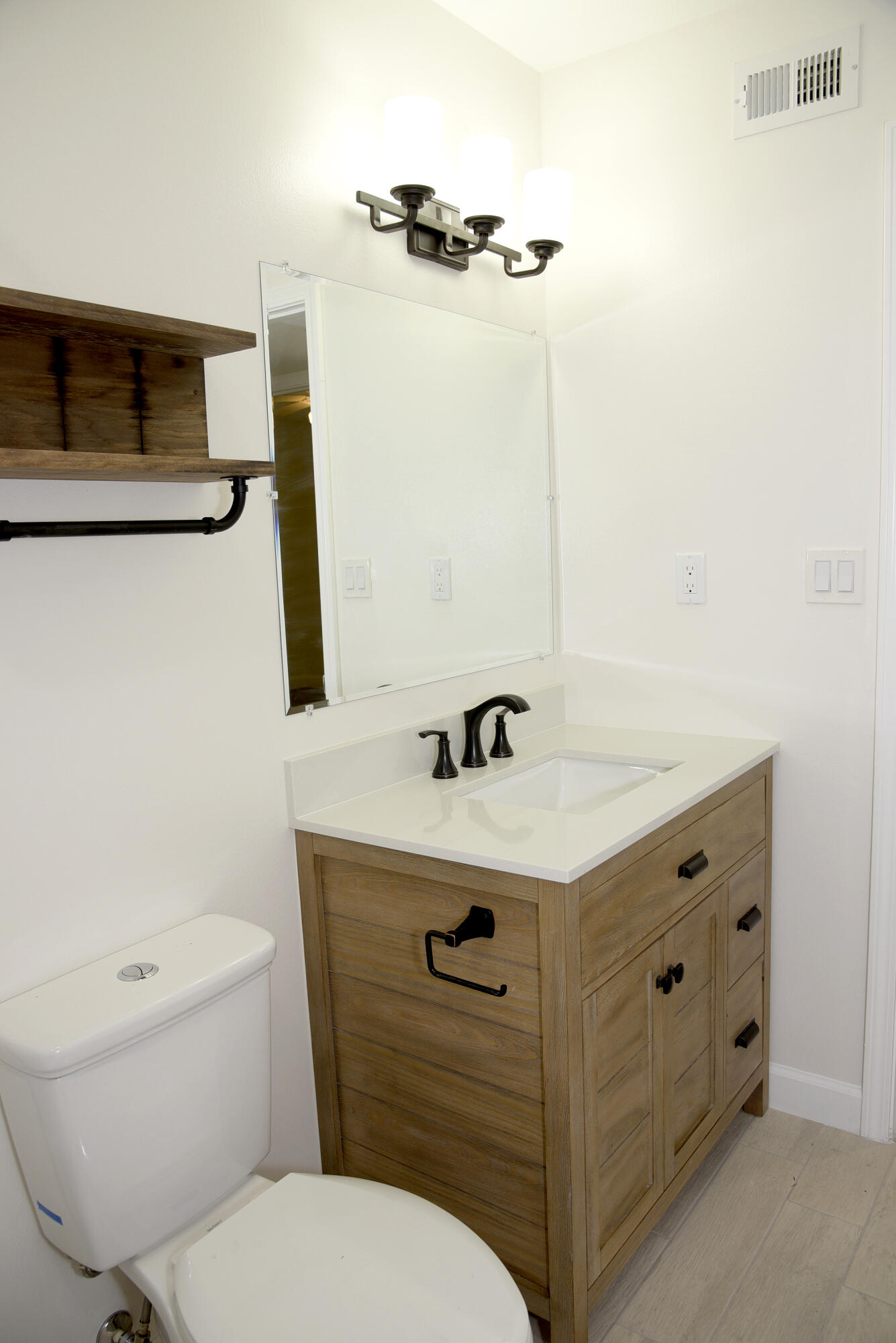 VALPARAISO PINECREST 6 - Residential Lease