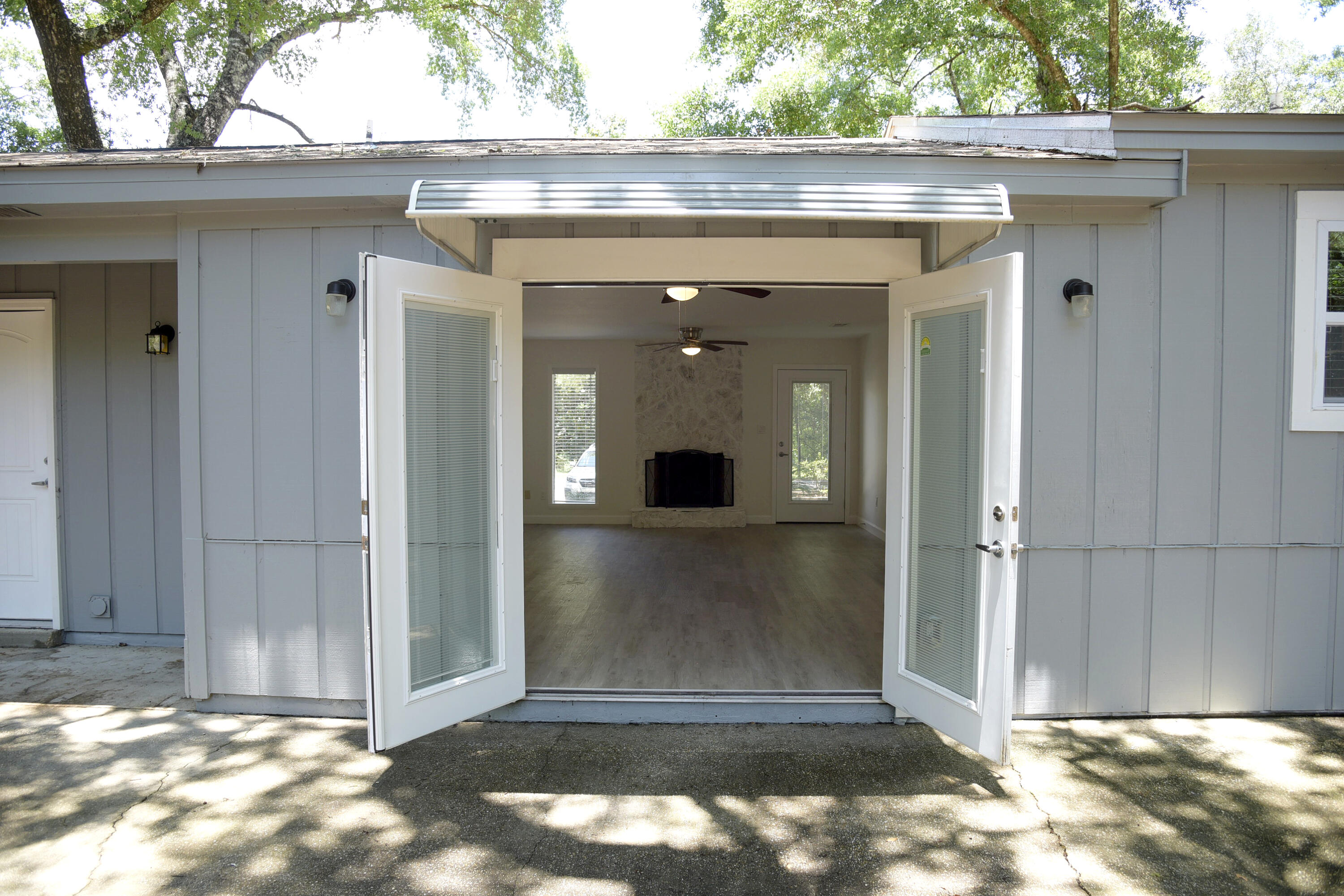 VALPARAISO PINECREST 6 - Residential Lease