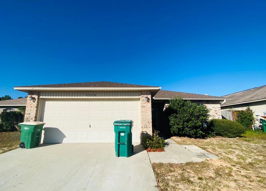 Multiple offers! Highest & Best only! THE LANCASTER PLAN! OPEN FLOOR PLAN HOME FEATURES MANY UPGRADES. PREMIUM WOOD CABINETS, STAINLESS STEEL APPLIANCE PACKAGE W/ FRIDGE, SMOOTH TOP STOVE AND MICROWAVE! LARGE PANTRY. INDOOR LAUNDRY ROOM. HOME FEATURES 3 SIDED KITCHEN RAISED BAR TOP OVERLOOKING FAMILY ROOM AND DINING ROOM. VAULTED CEILINGS.  UPGRADED LIGHT FIXTURES AND CEILING FANS. MASTER BATH HAS DOUBLE SINK VANITY, WATER CLOSET, & BIG WALK IN CLOSET! OFF THE DINING ROOM, BEYOND DOUBLE FRENCH DOORS, IS COZY SCREENED IN COVERED PORCH. FENCED BACKYARD! BIG YARD! CUL DE SAC STREET. THIS COMMUNITY IS LOCATED JUST 2 MILES TO THE NAVARRE BEACH BRIDGE,IS WITHIN WALKING DISTANCE OF THE ELEMENTARY, INTERMEDIATE & MIDDLE SCHOOLS. PROMISE CREEK FEATURES PAVED STREETS, CURBS/GUTTERS, STORM DRAINS