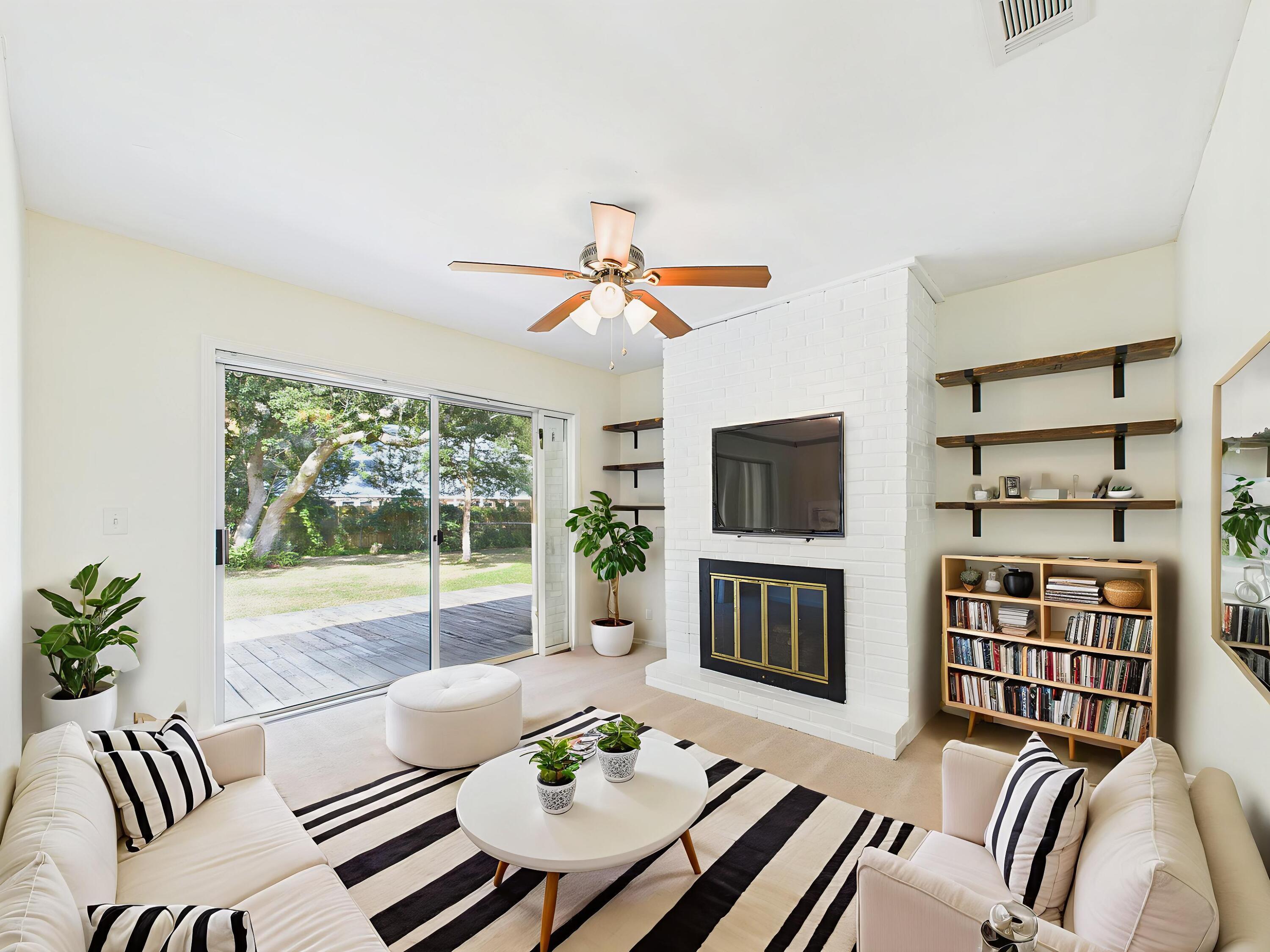 Poquito Bayou - Residential