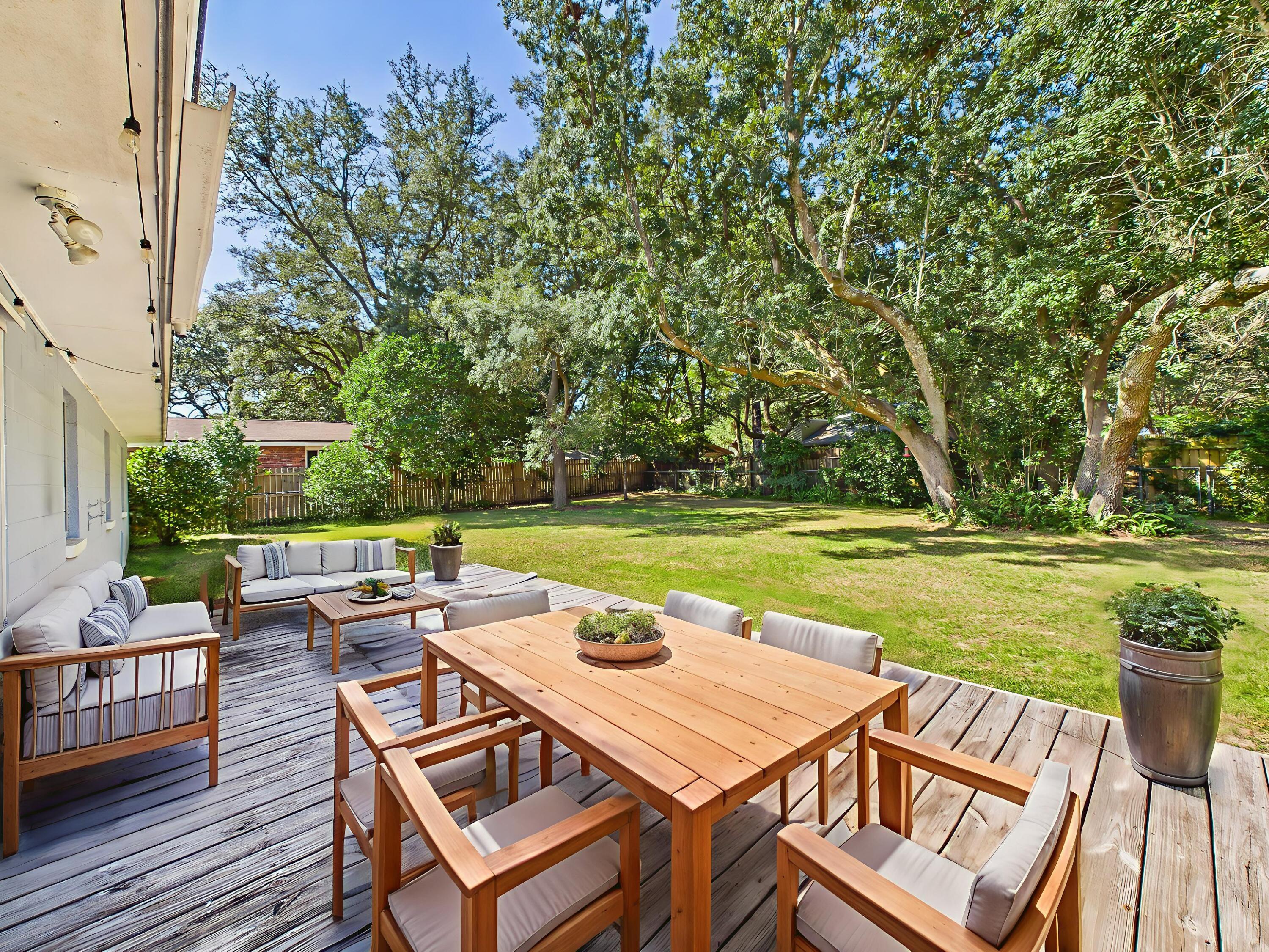 Poquito Bayou - Residential