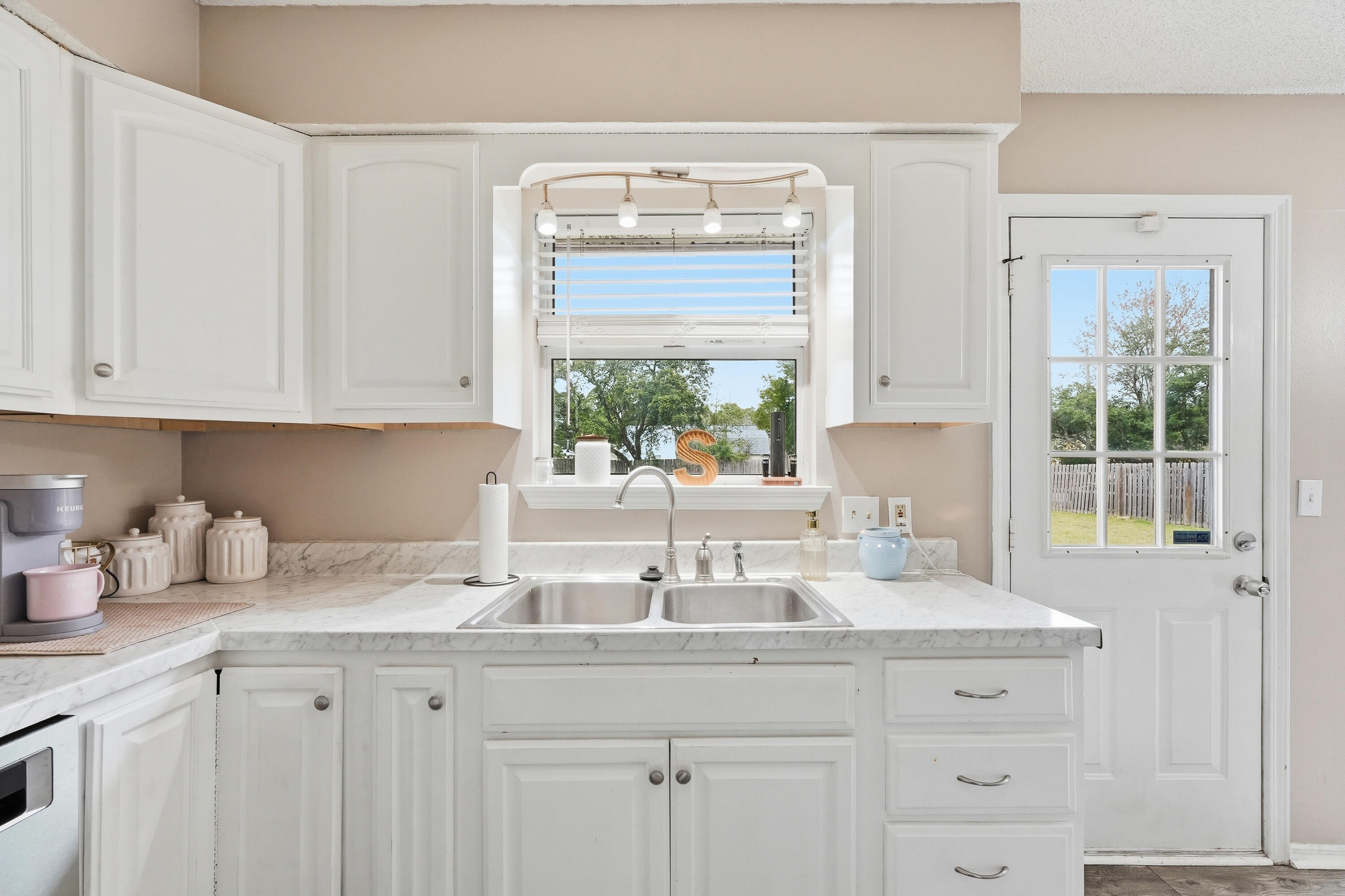 WYNNEHAVEN BEACH ESTATES - Residential