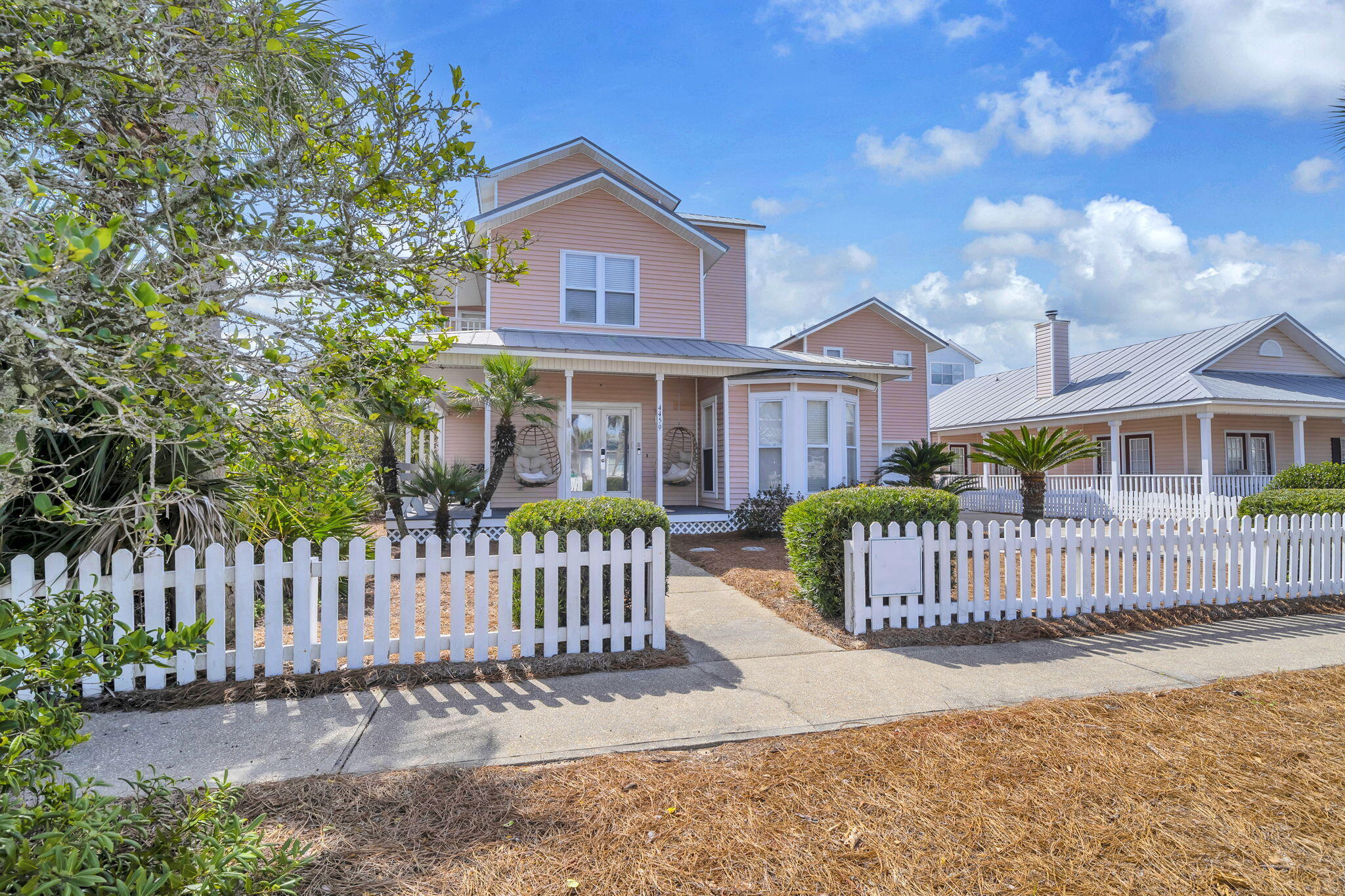 CRYSTAL BEACH COTTAGES - Residential