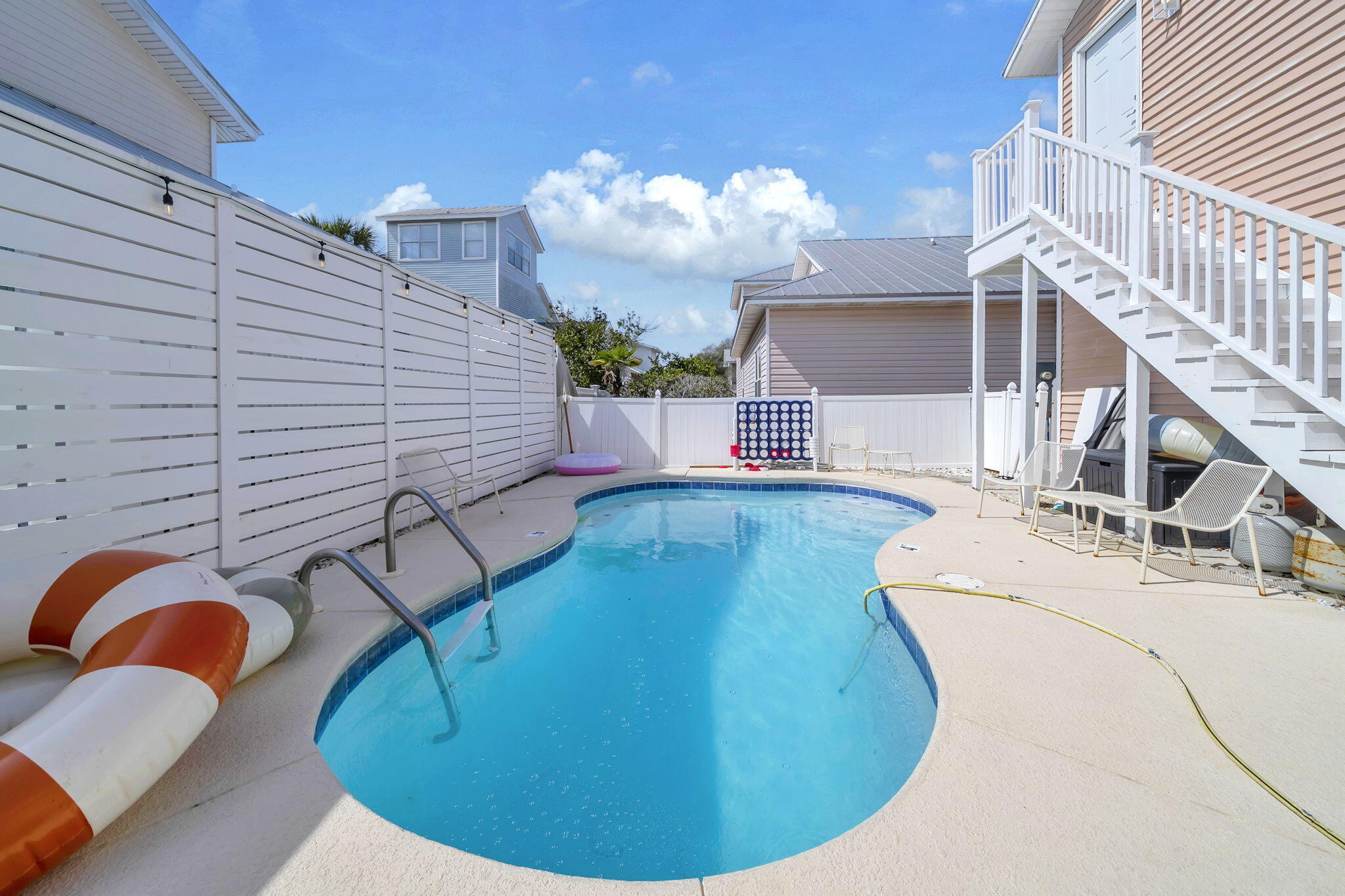 CRYSTAL BEACH COTTAGES - Residential