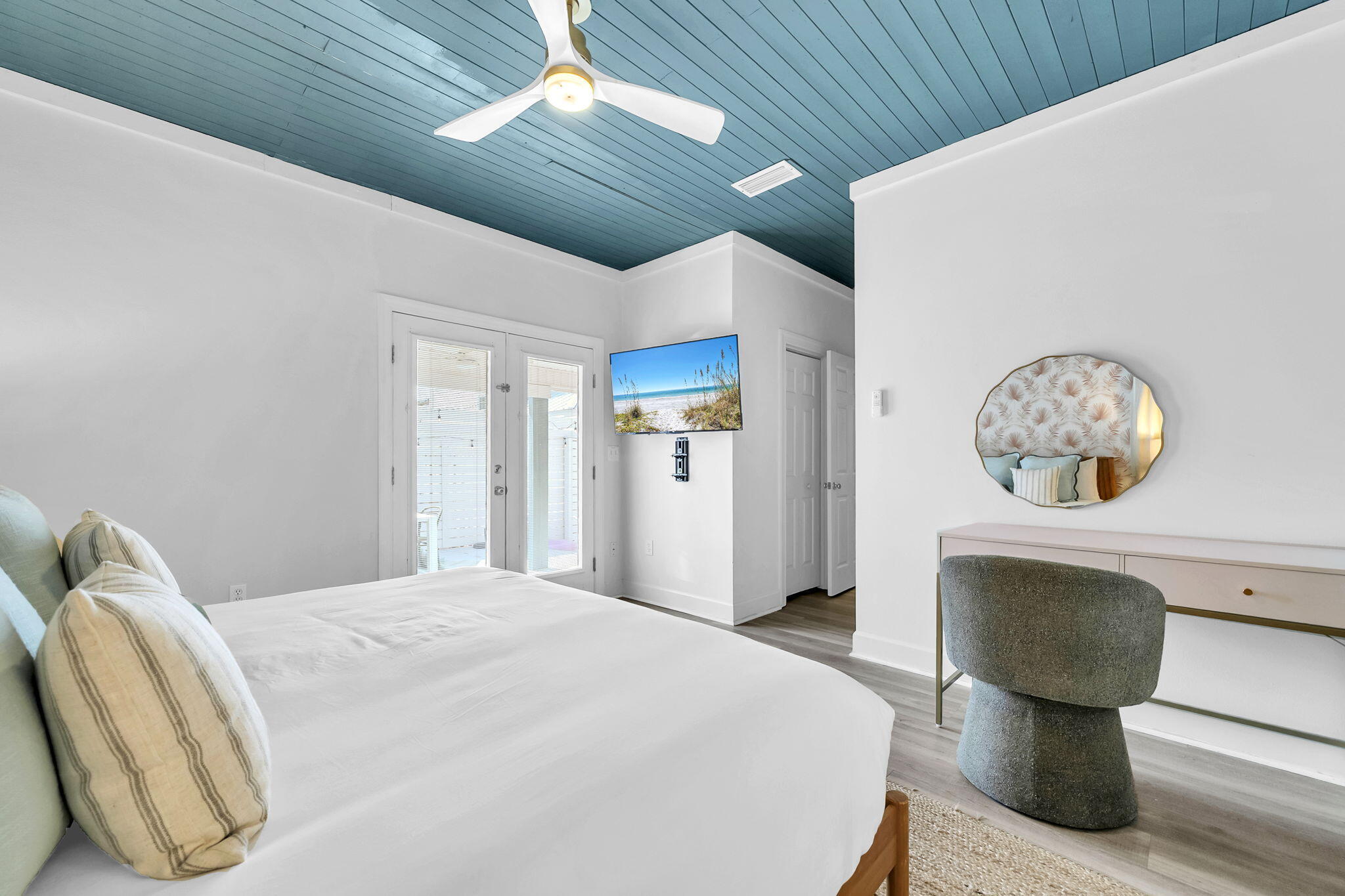 CRYSTAL BEACH COTTAGES - Residential