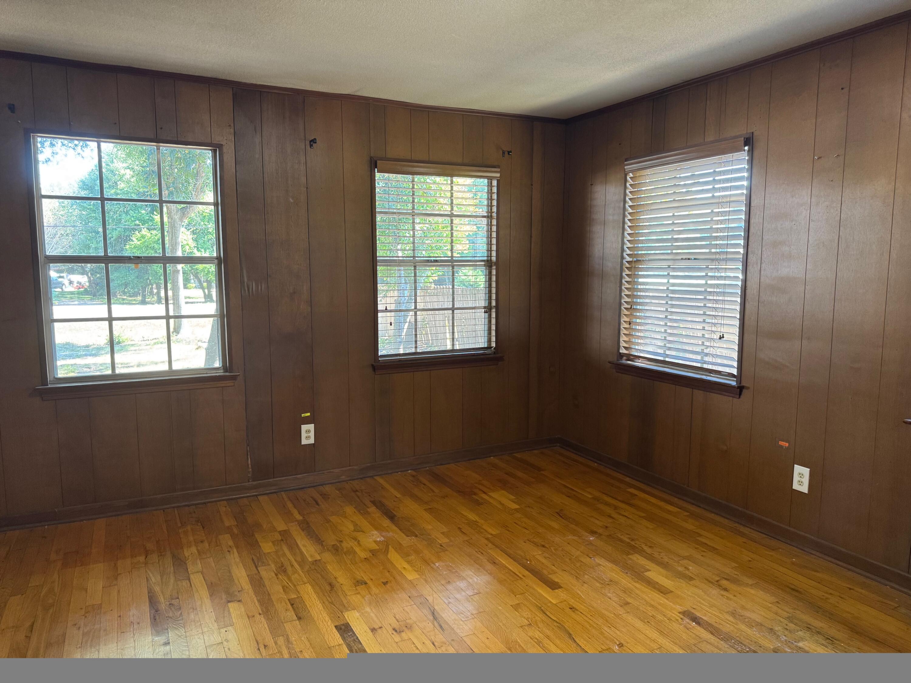 EASTWOOD - Residential