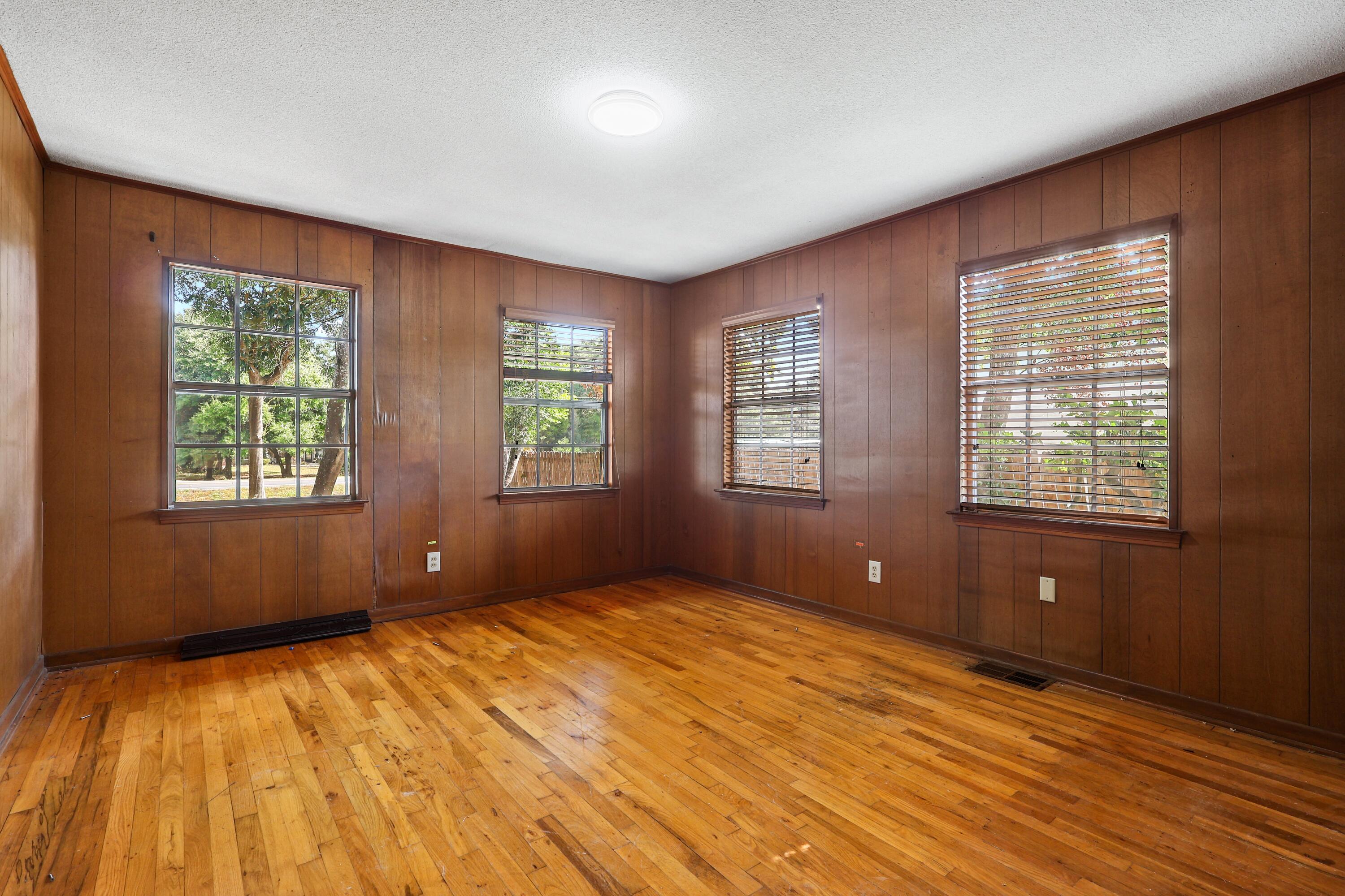 EASTWOOD - Residential