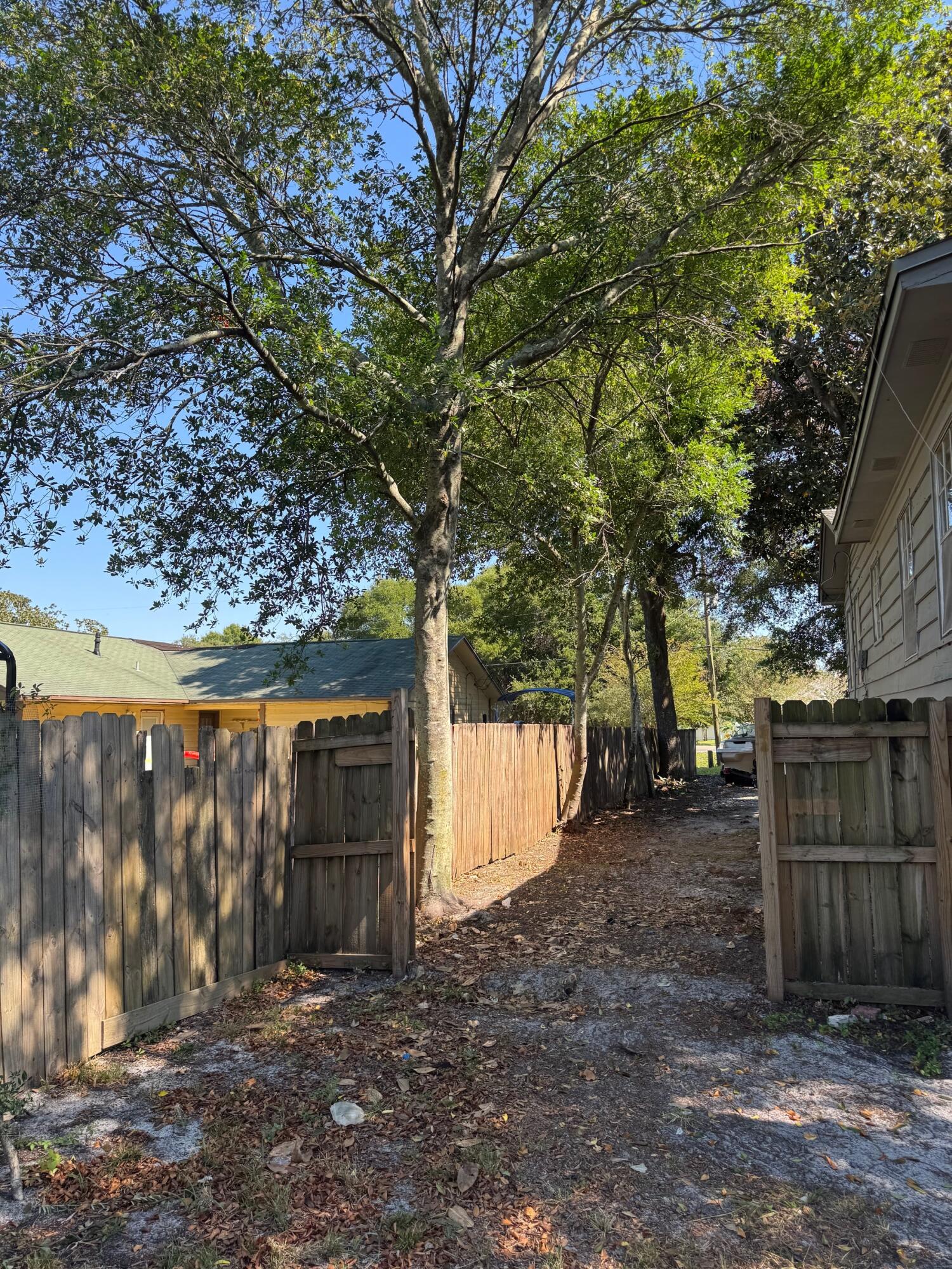 EASTWOOD - Residential