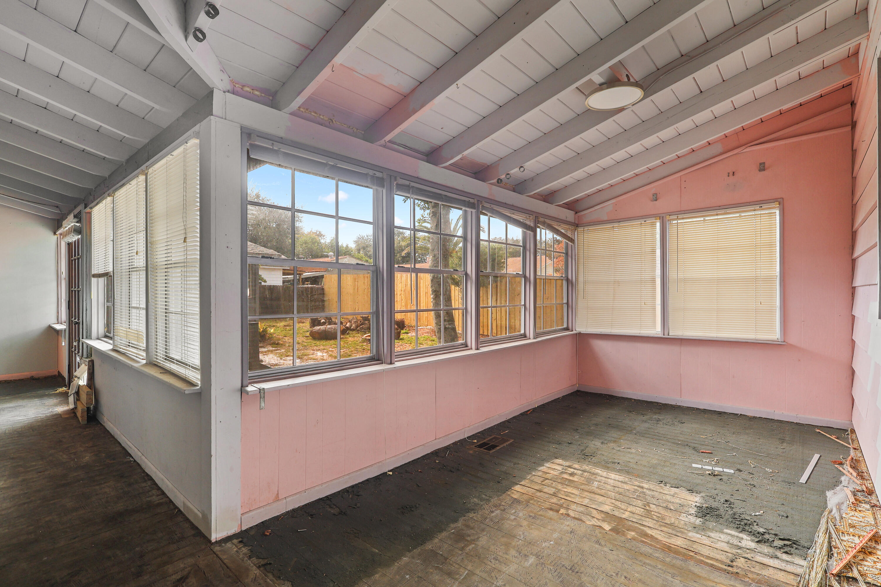 EASTWOOD - Residential