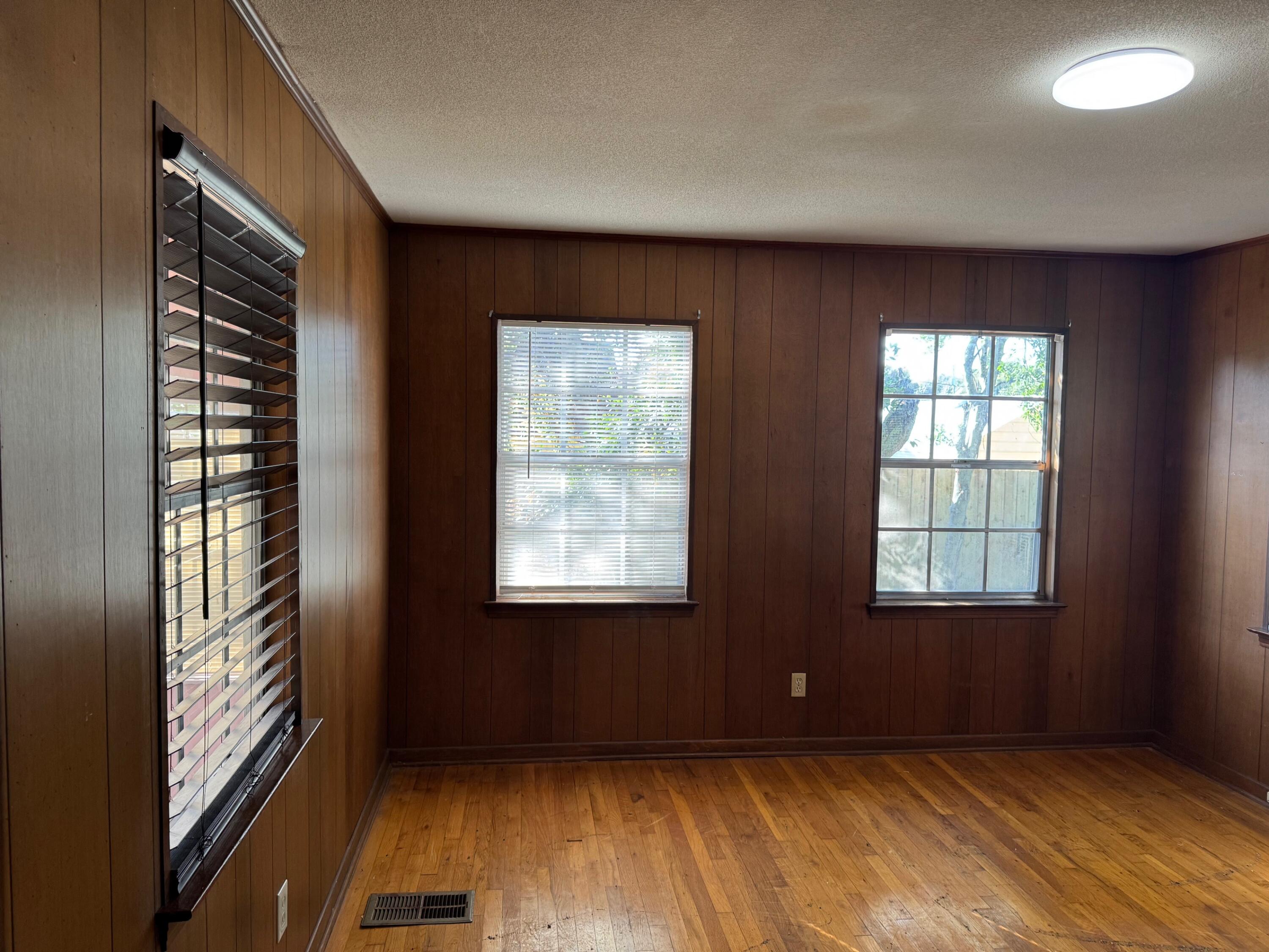 EASTWOOD - Residential