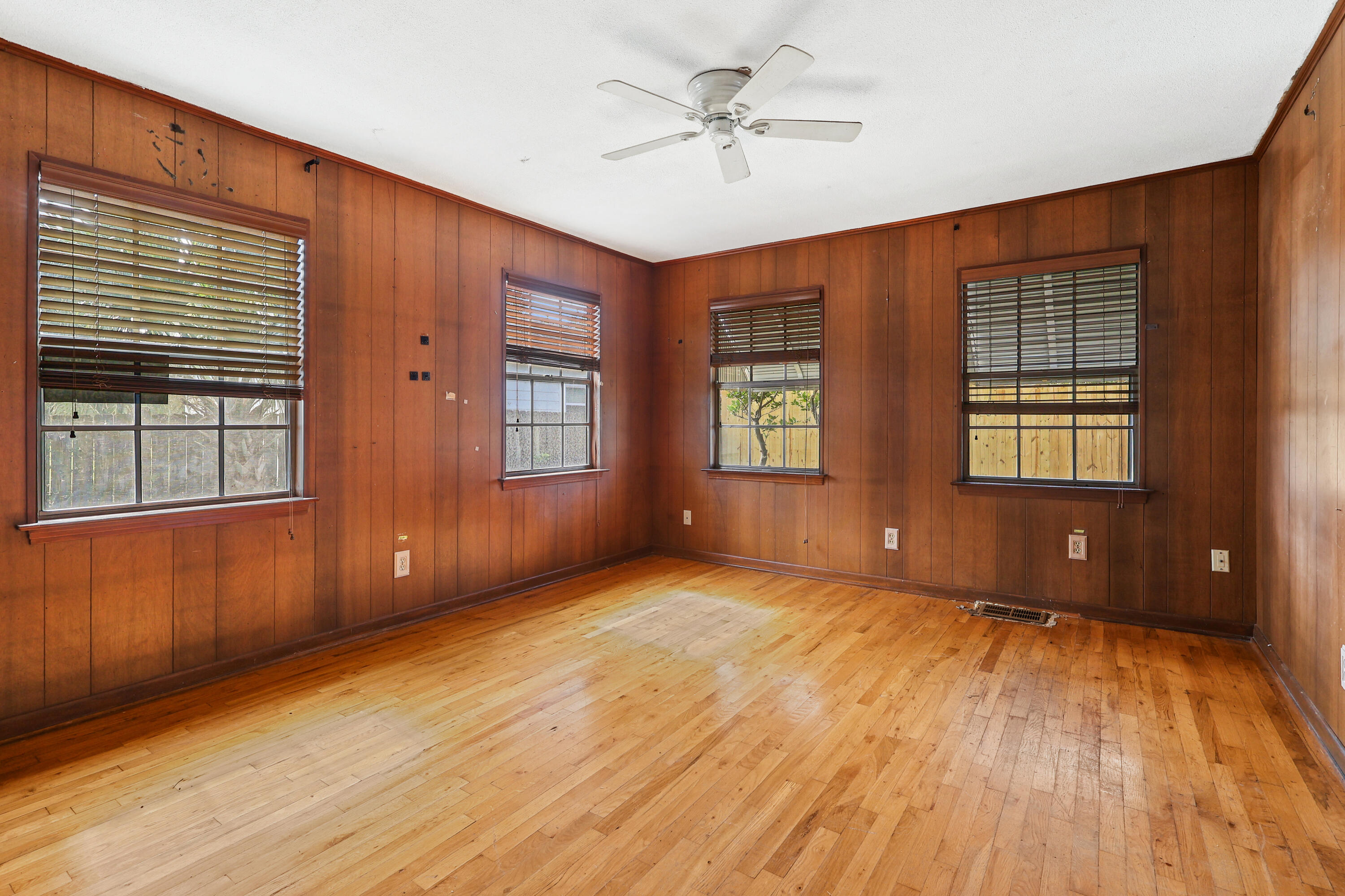 EASTWOOD - Residential