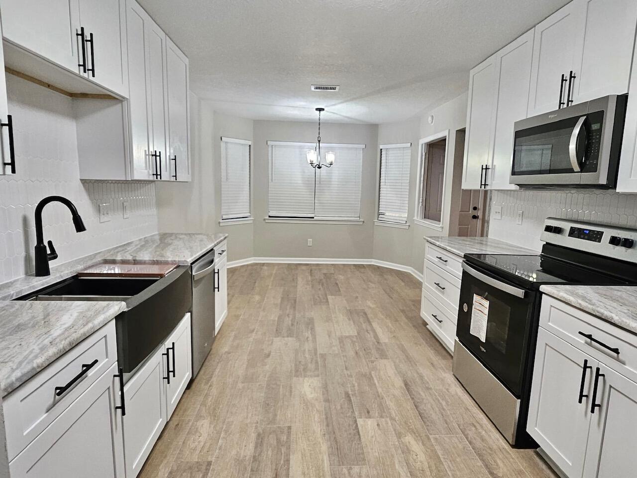 PINE LAKE ESTATES - Residential