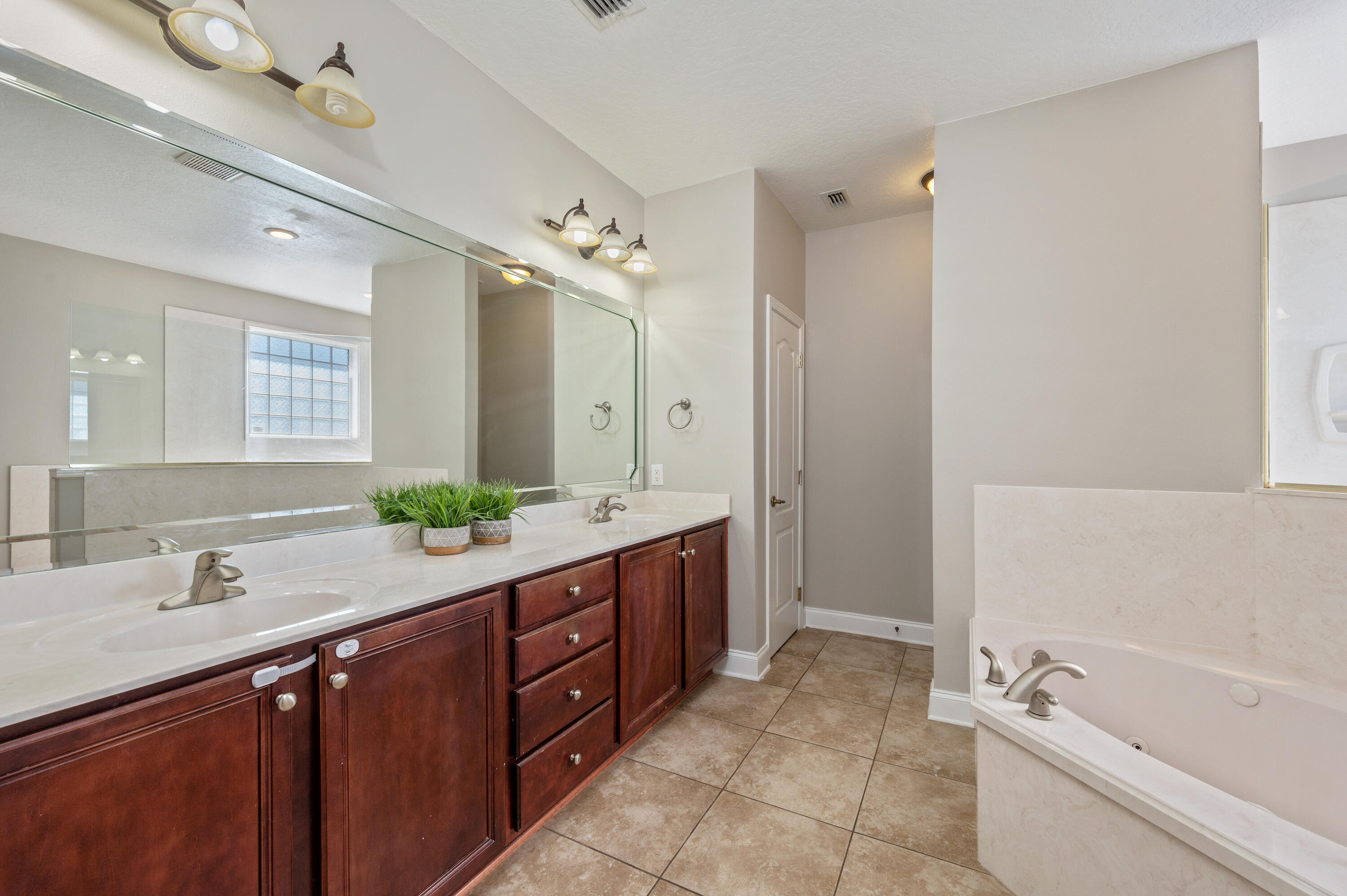 TRAILWOOD ESTATES - Residential