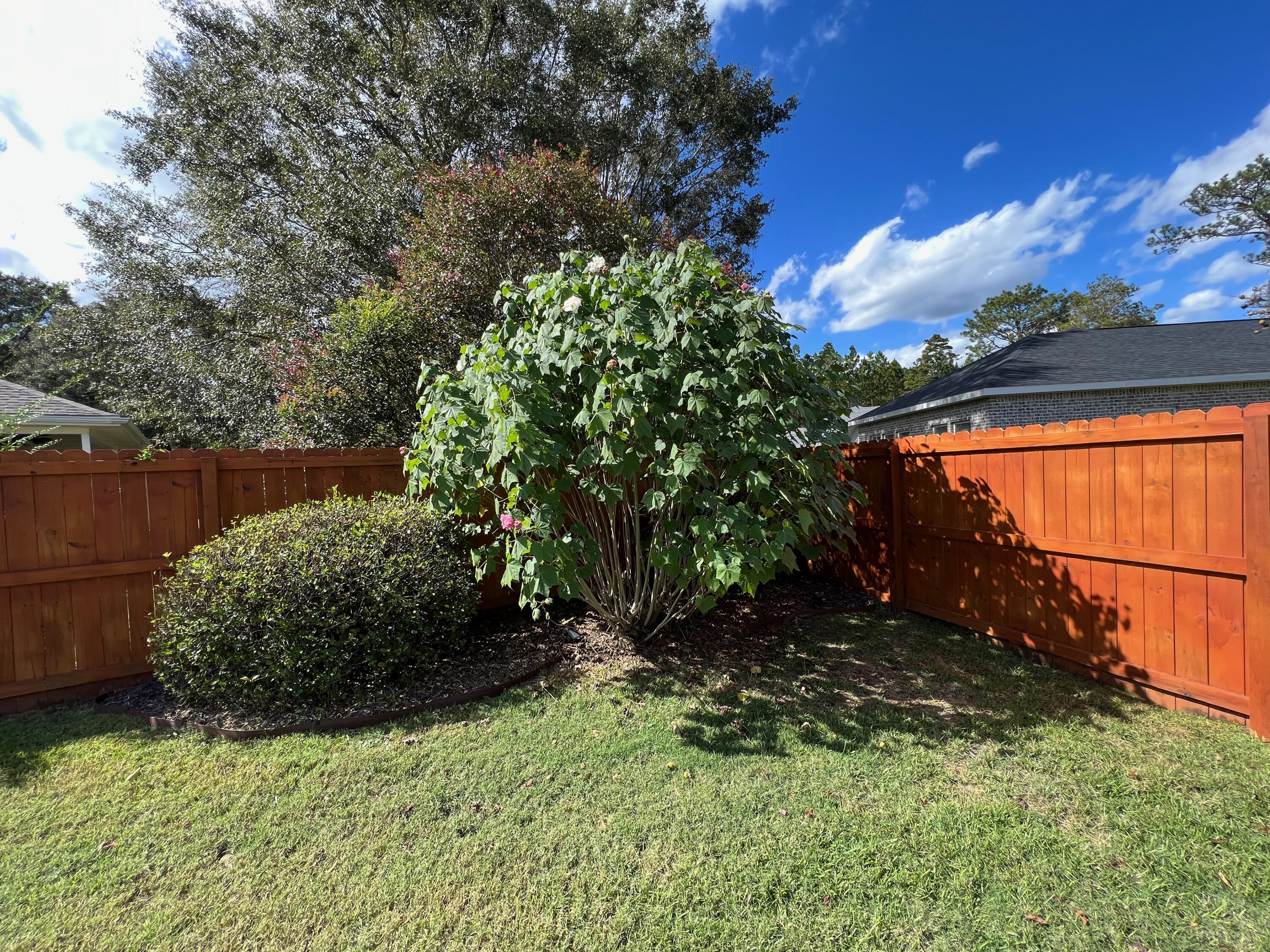 BROOKE ESTATES PH I - Residential