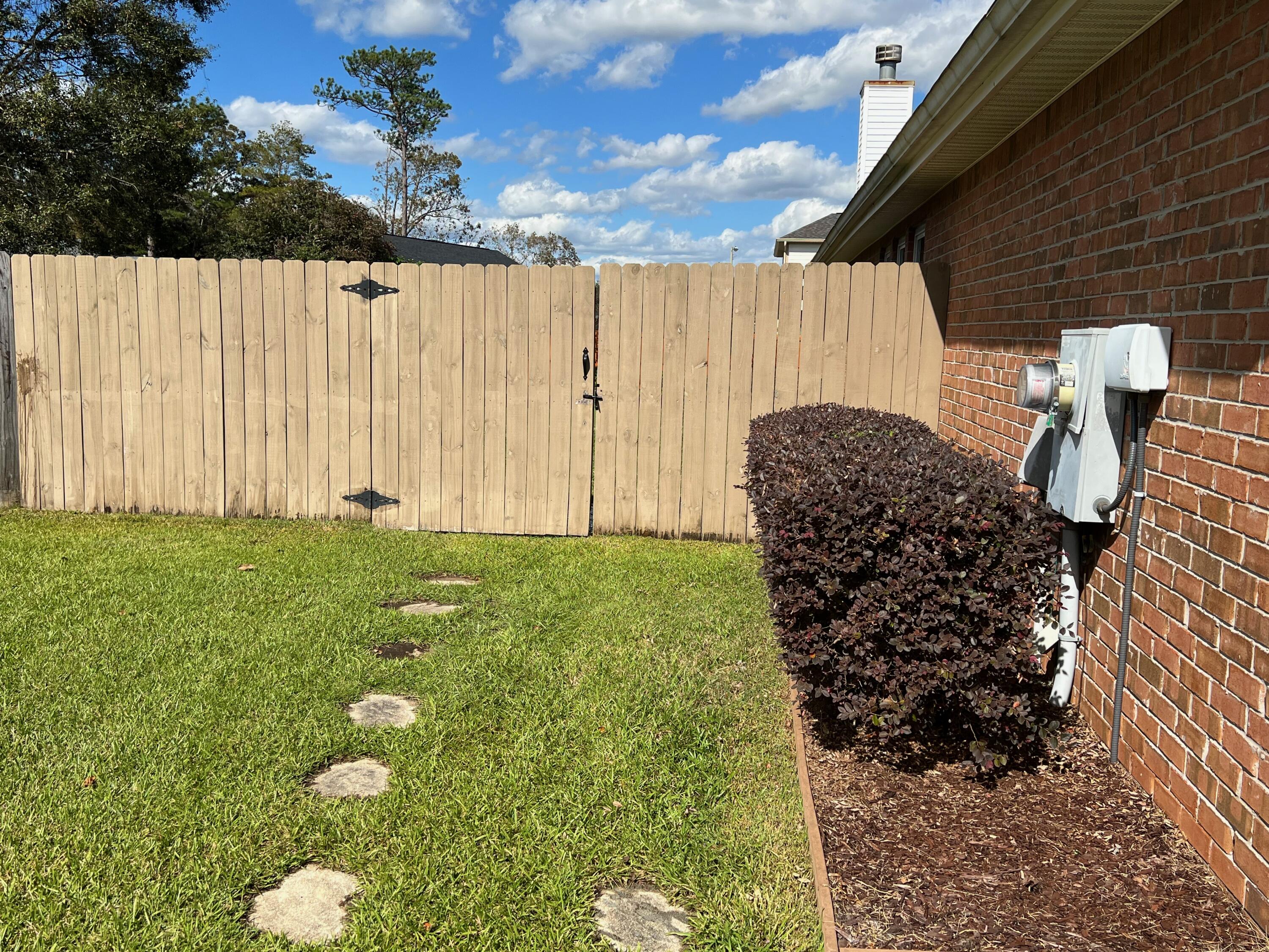 BROOKE ESTATES PH I - Residential