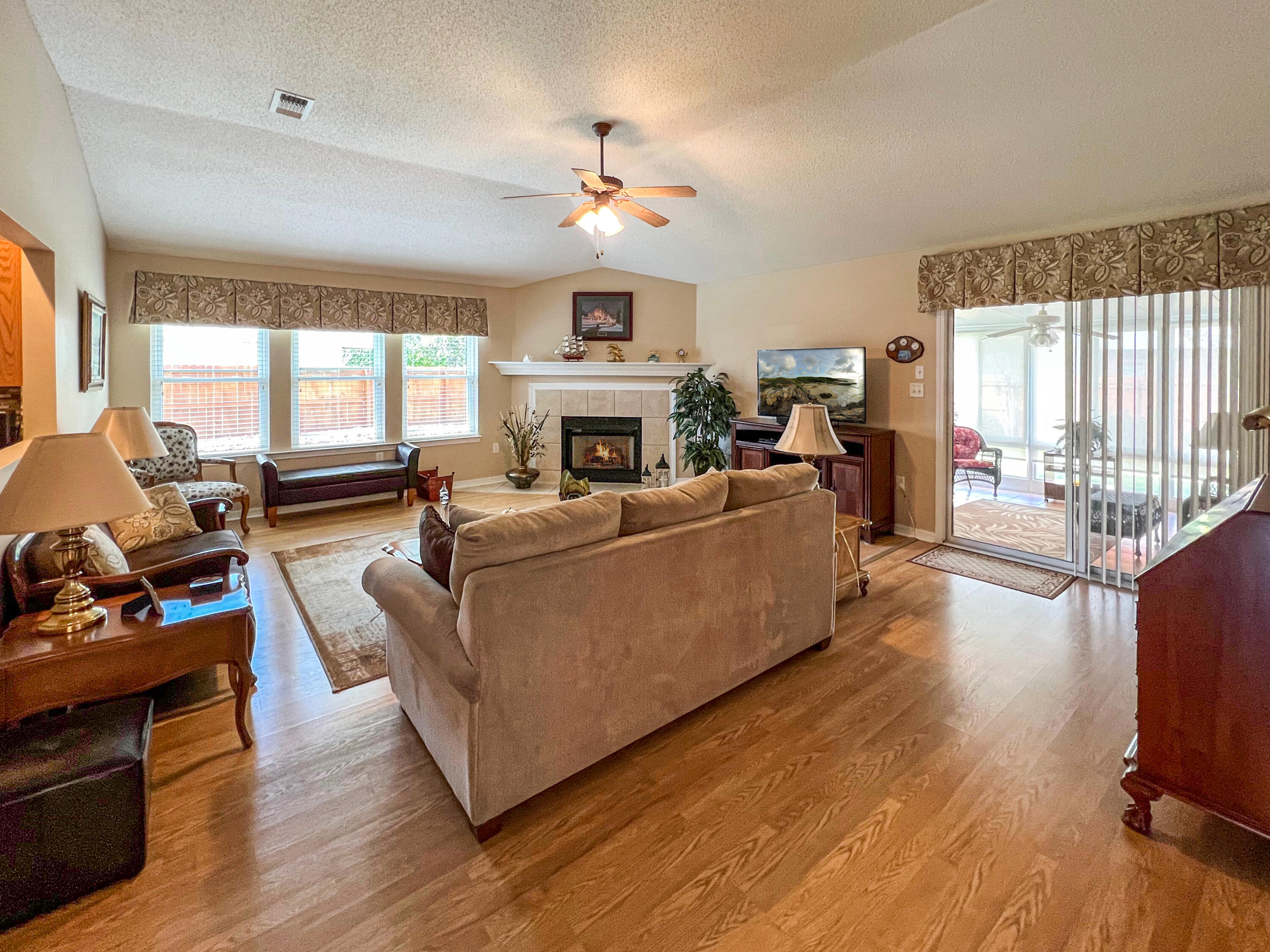 BROOKE ESTATES PH I - Residential