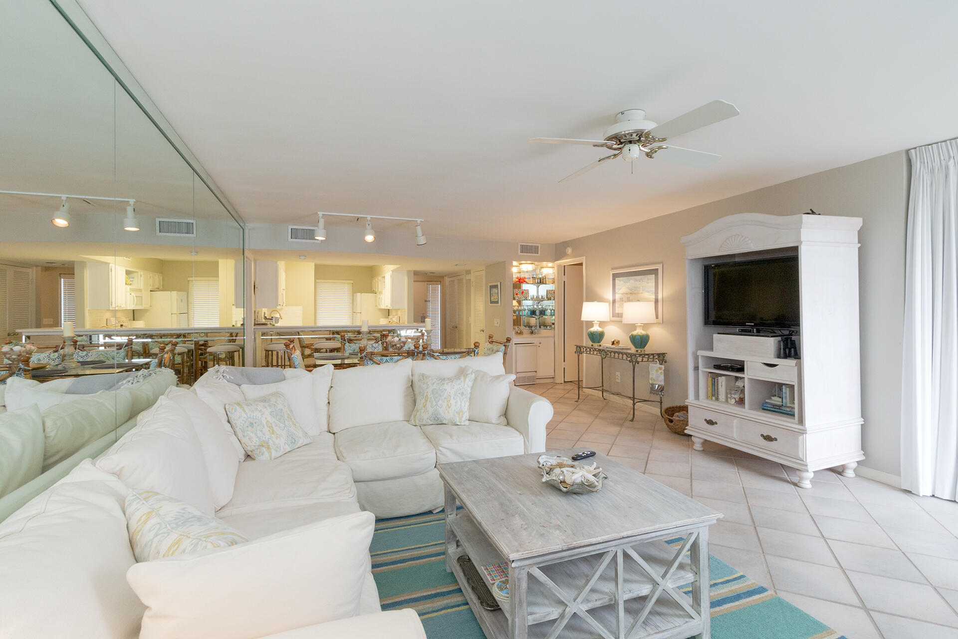 MAINSAIL CONDO PH 1 - Residential