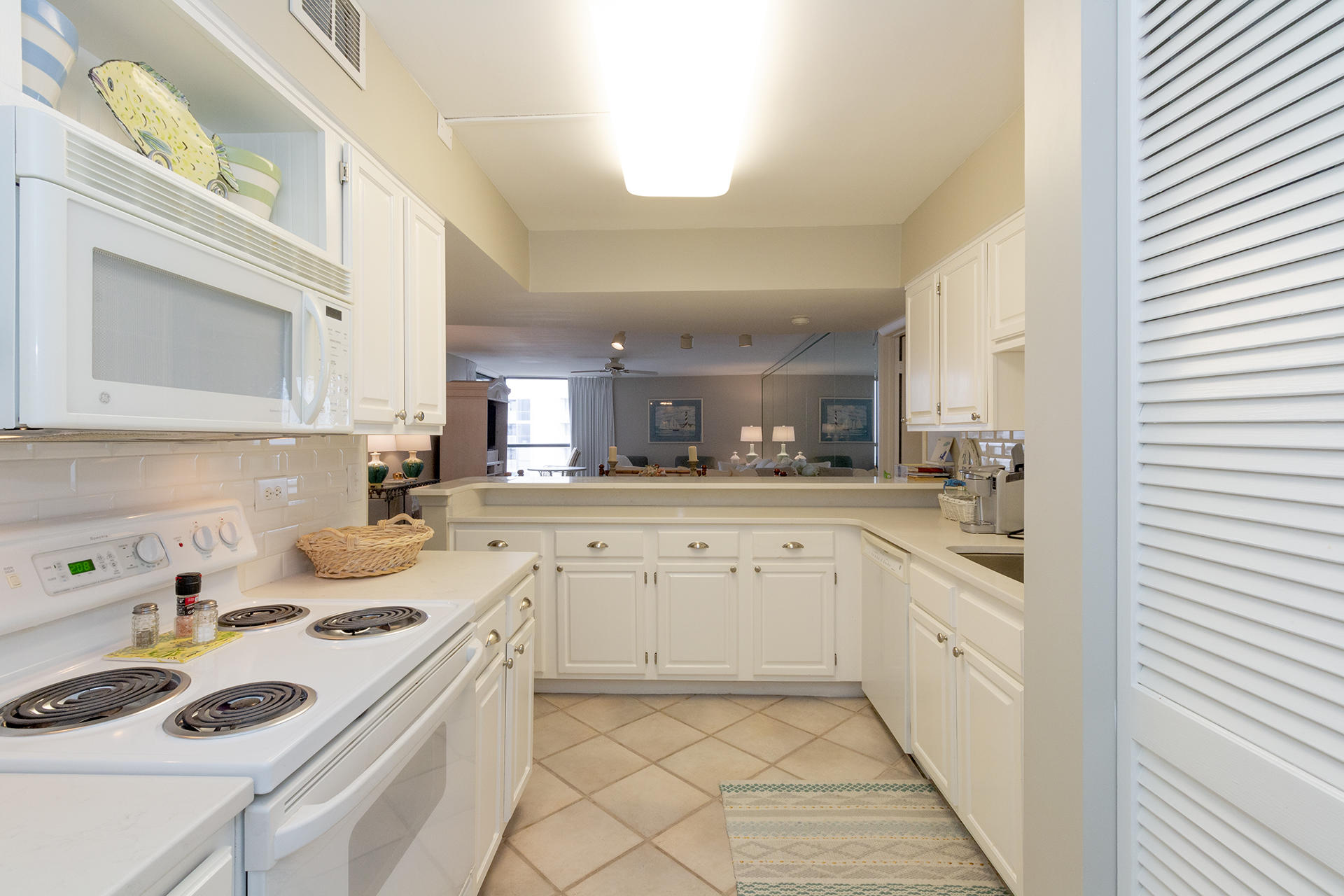 MAINSAIL CONDO PH 1 - Residential