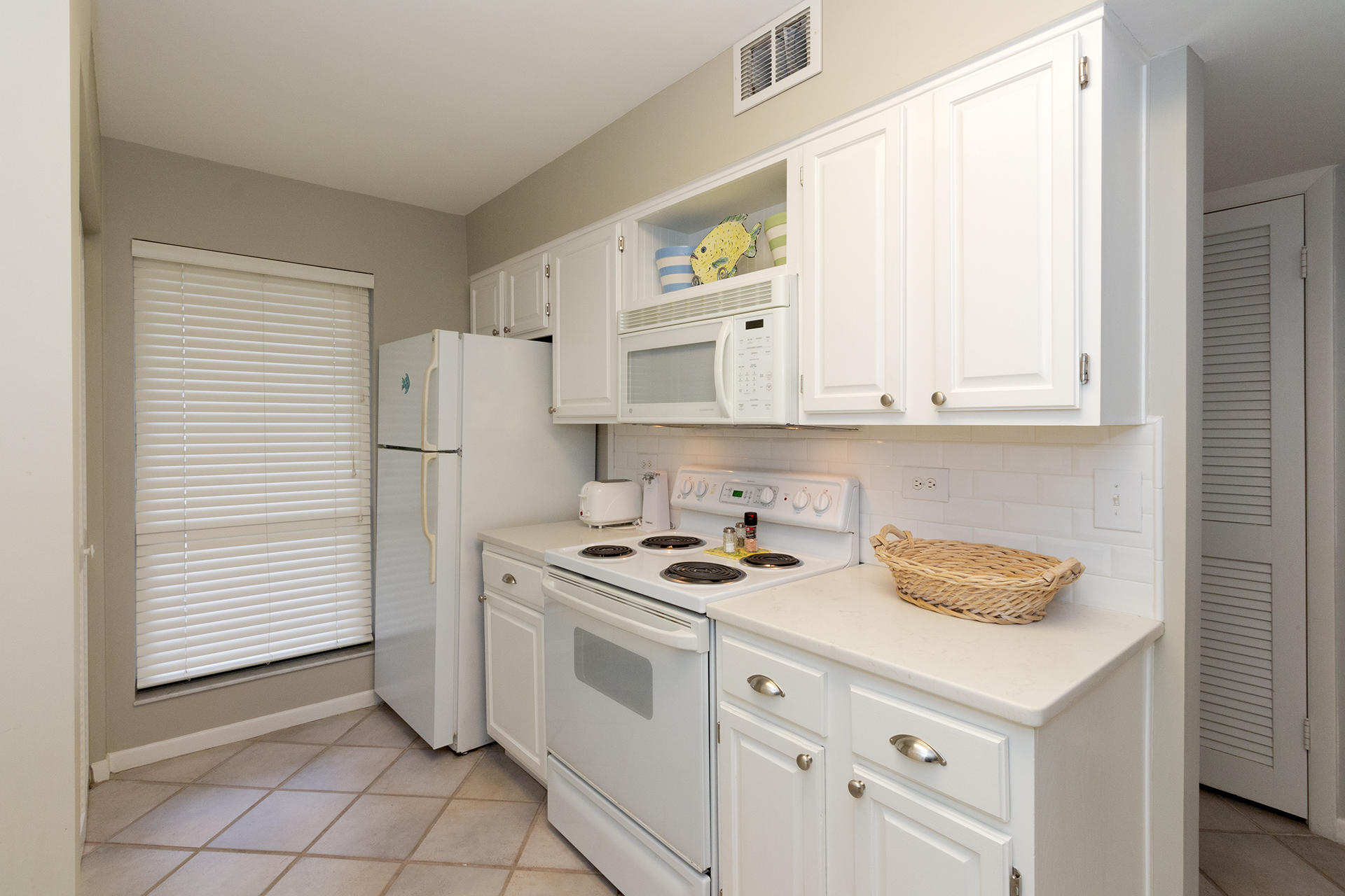 MAINSAIL CONDO PH 1 - Residential