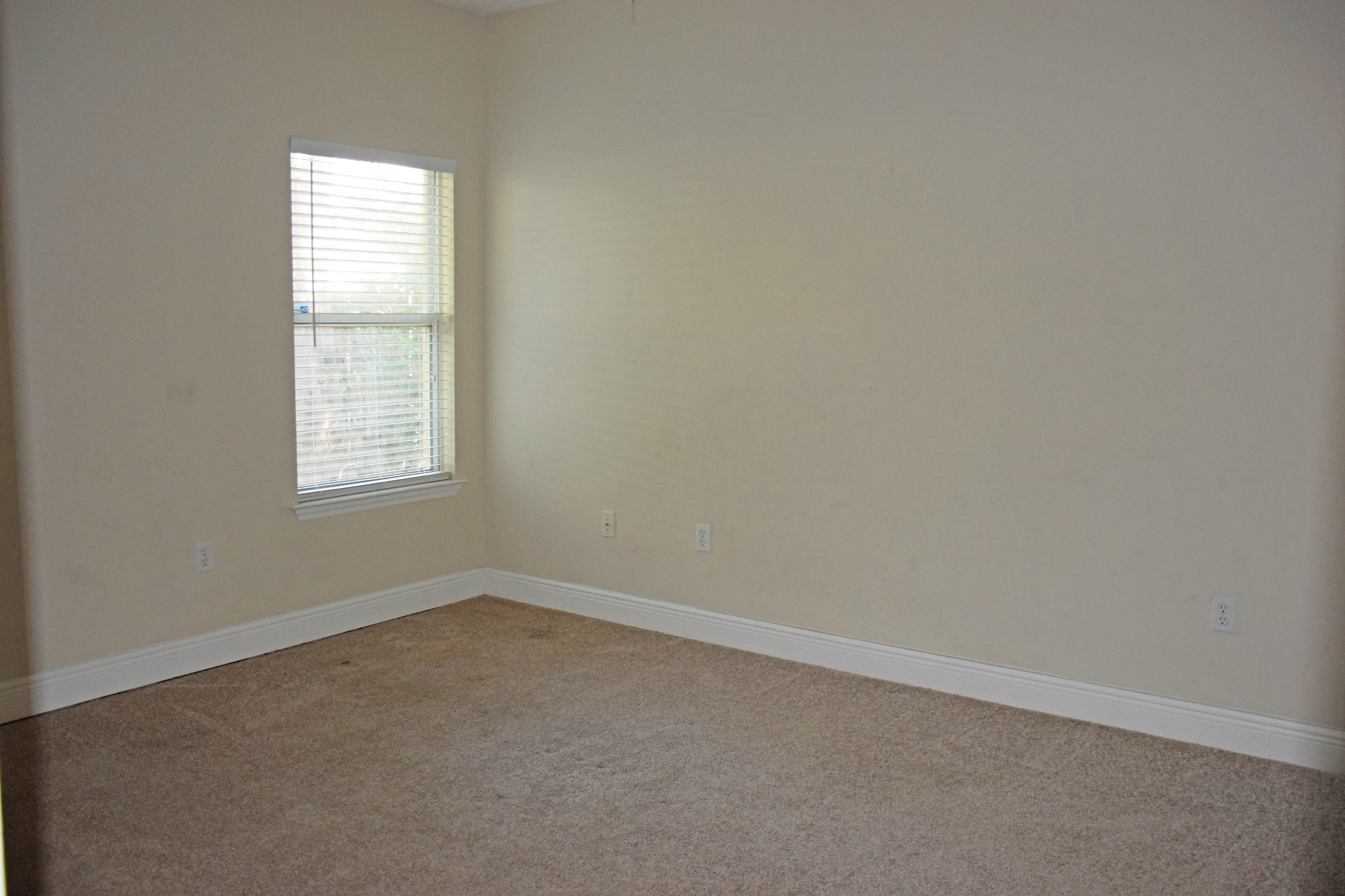 HIDDEN LAKES - Residential