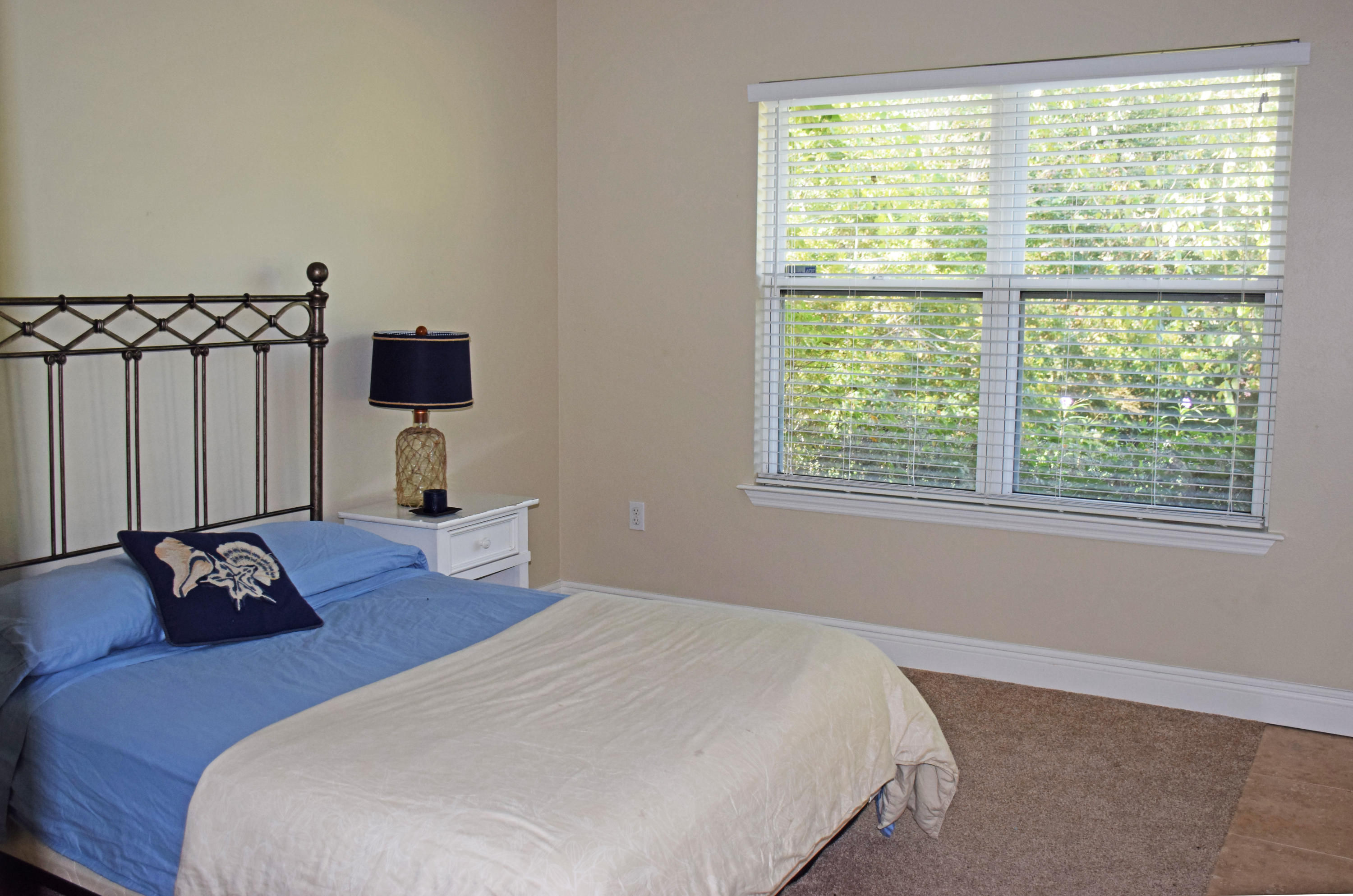 HIDDEN LAKES - Residential