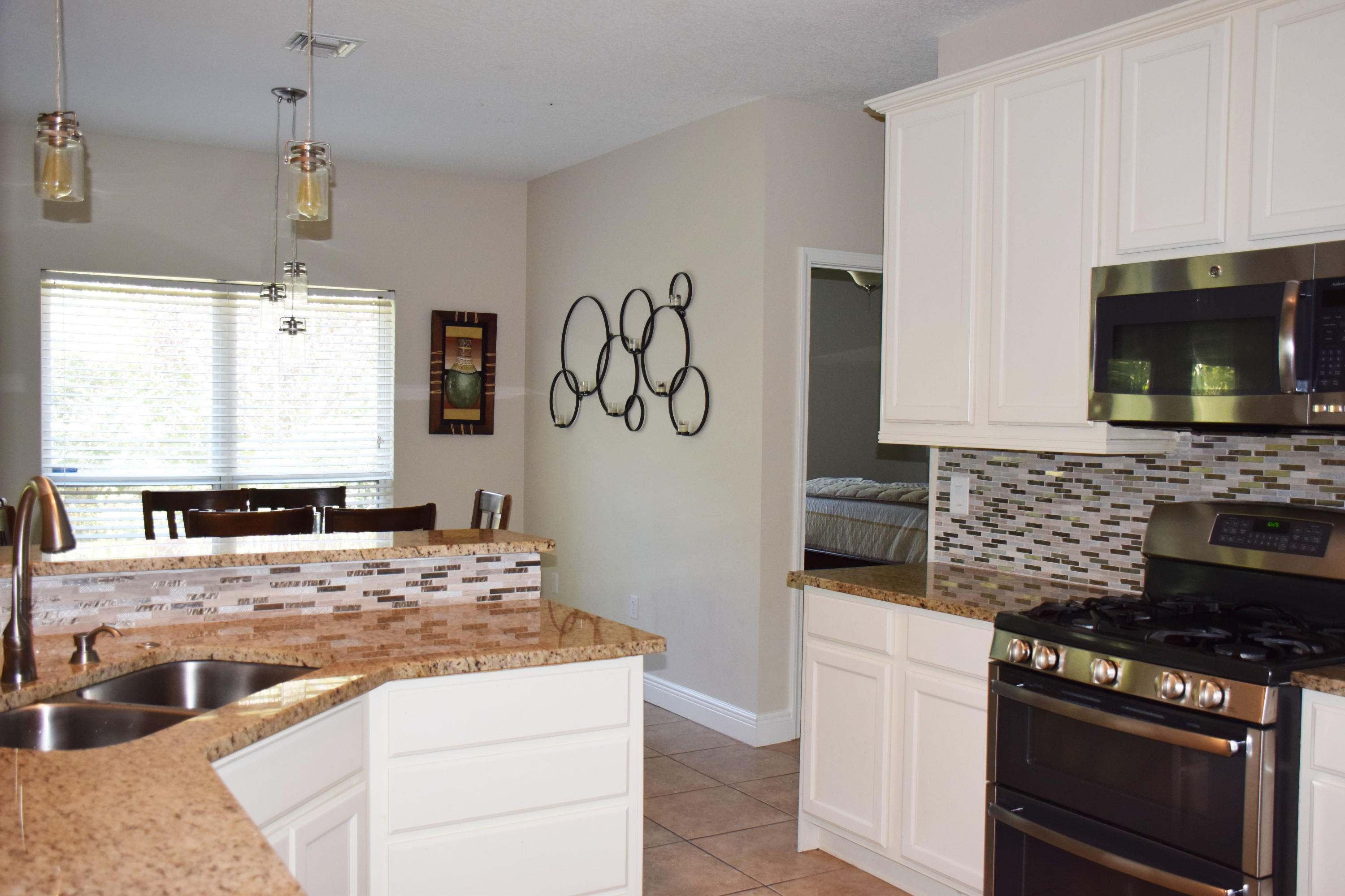 HIDDEN LAKES - Residential