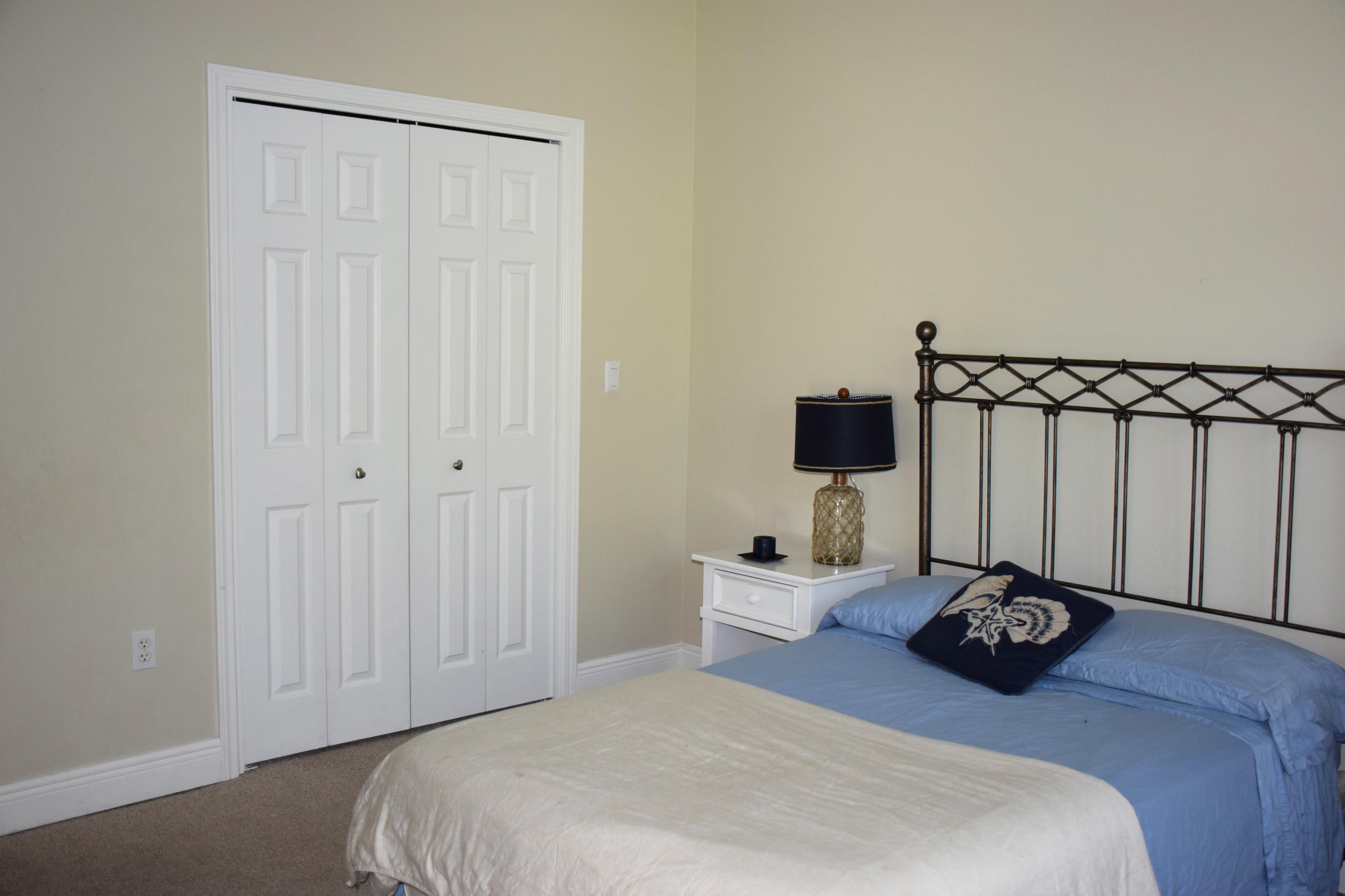 HIDDEN LAKES - Residential