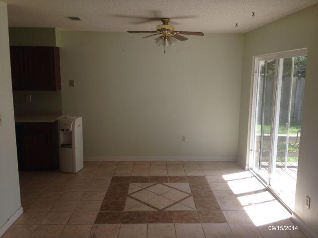 SOUTHVIEW EST LOT 10 BLK D - Residential