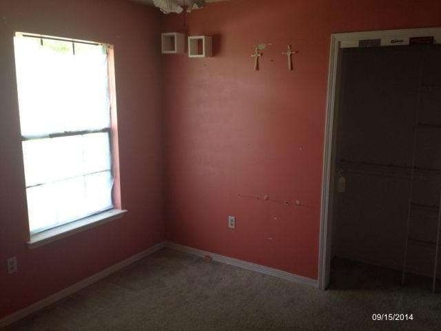 SOUTHVIEW EST LOT 10 BLK D - Residential