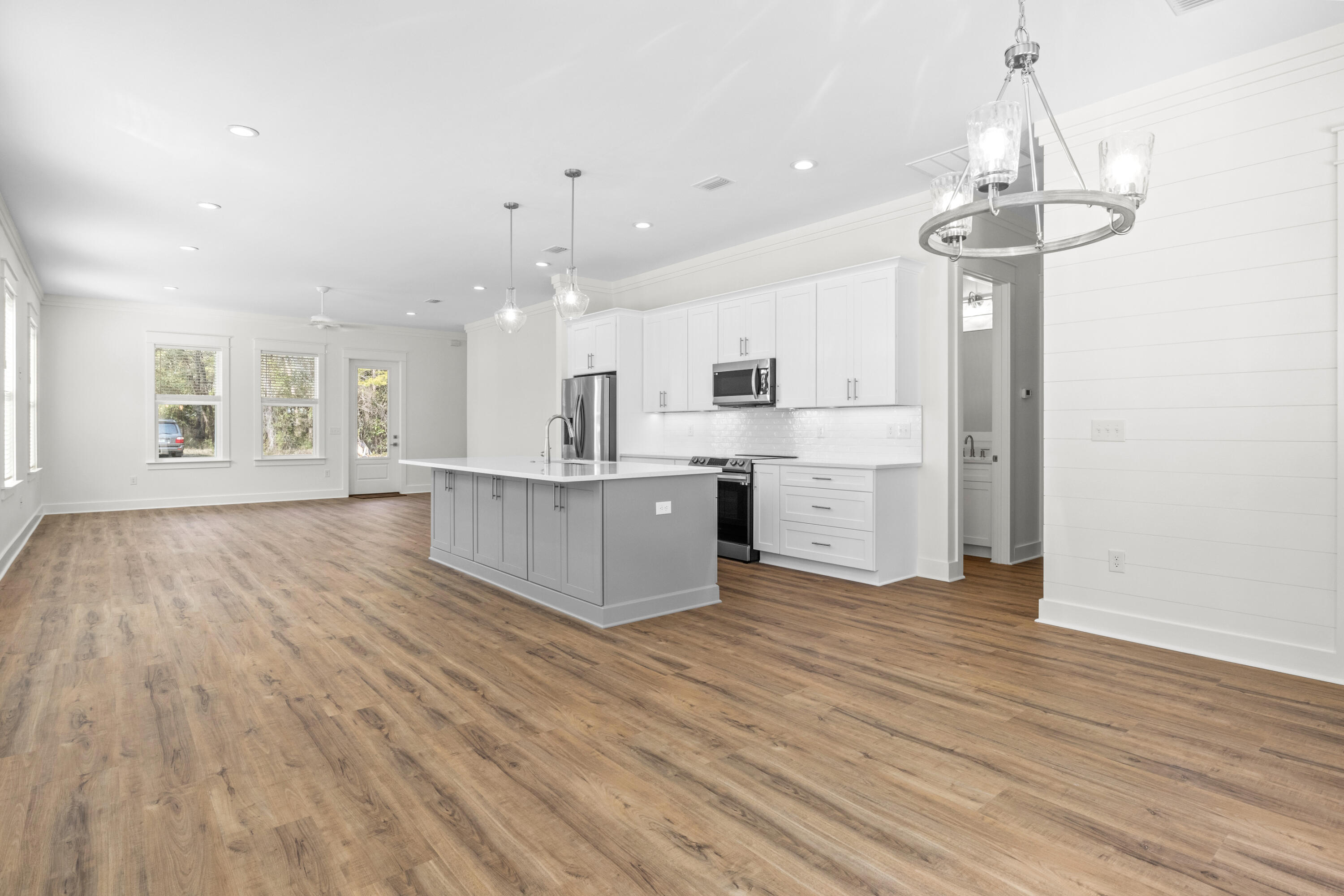 DAUGHETTES 1ST ADDITION - Residential