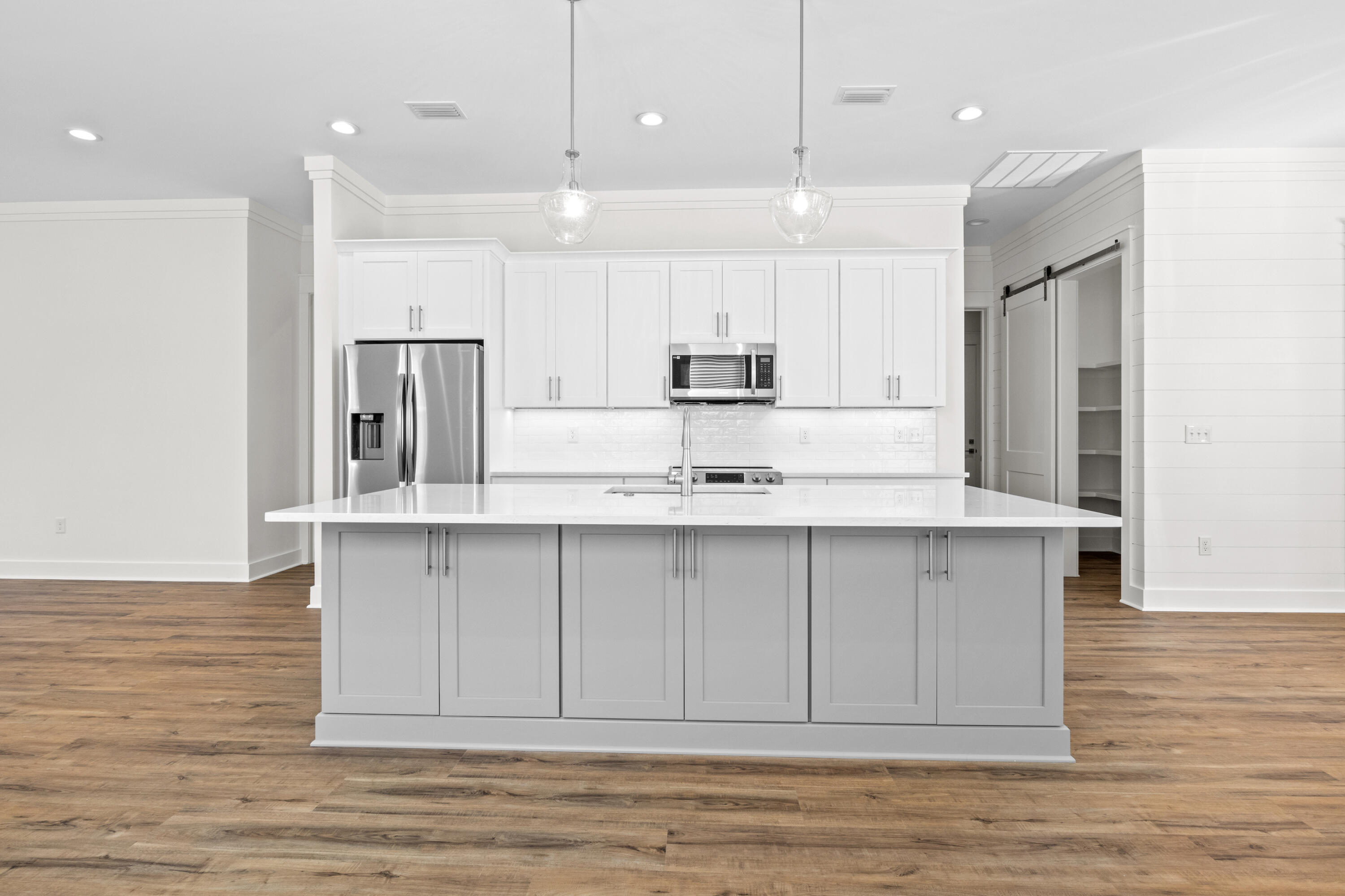 DAUGHETTES 1ST ADDITION - Residential