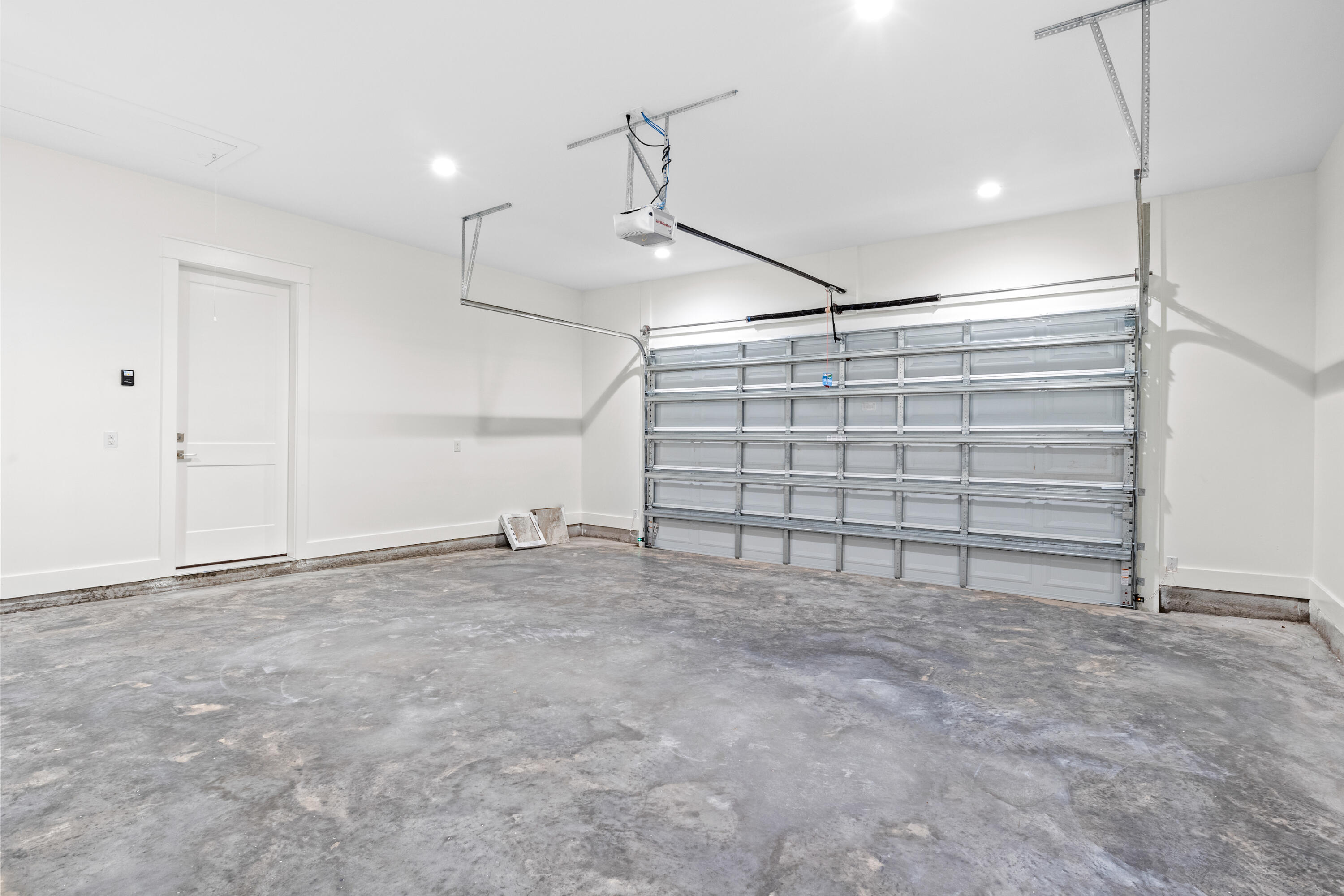 DAUGHETTES 1ST ADDITION - Residential