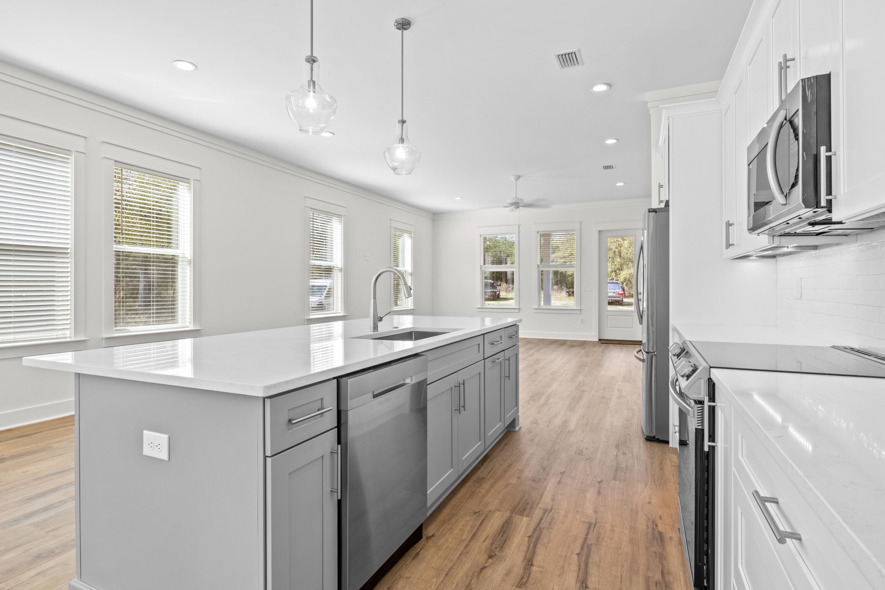 DAUGHETTES 1ST ADDITION - Residential