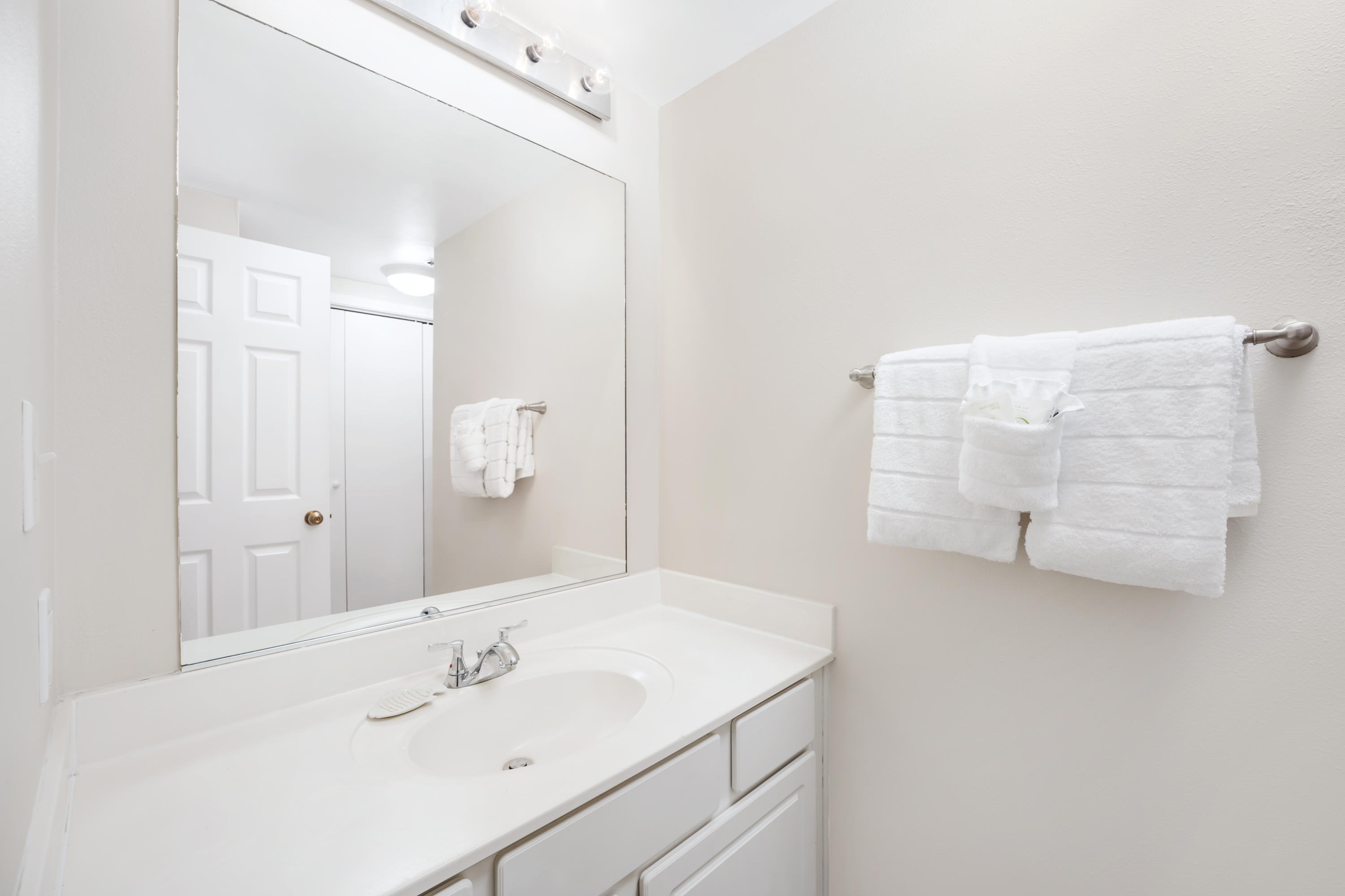 JADE EAST TOWERS CONDO - Residential