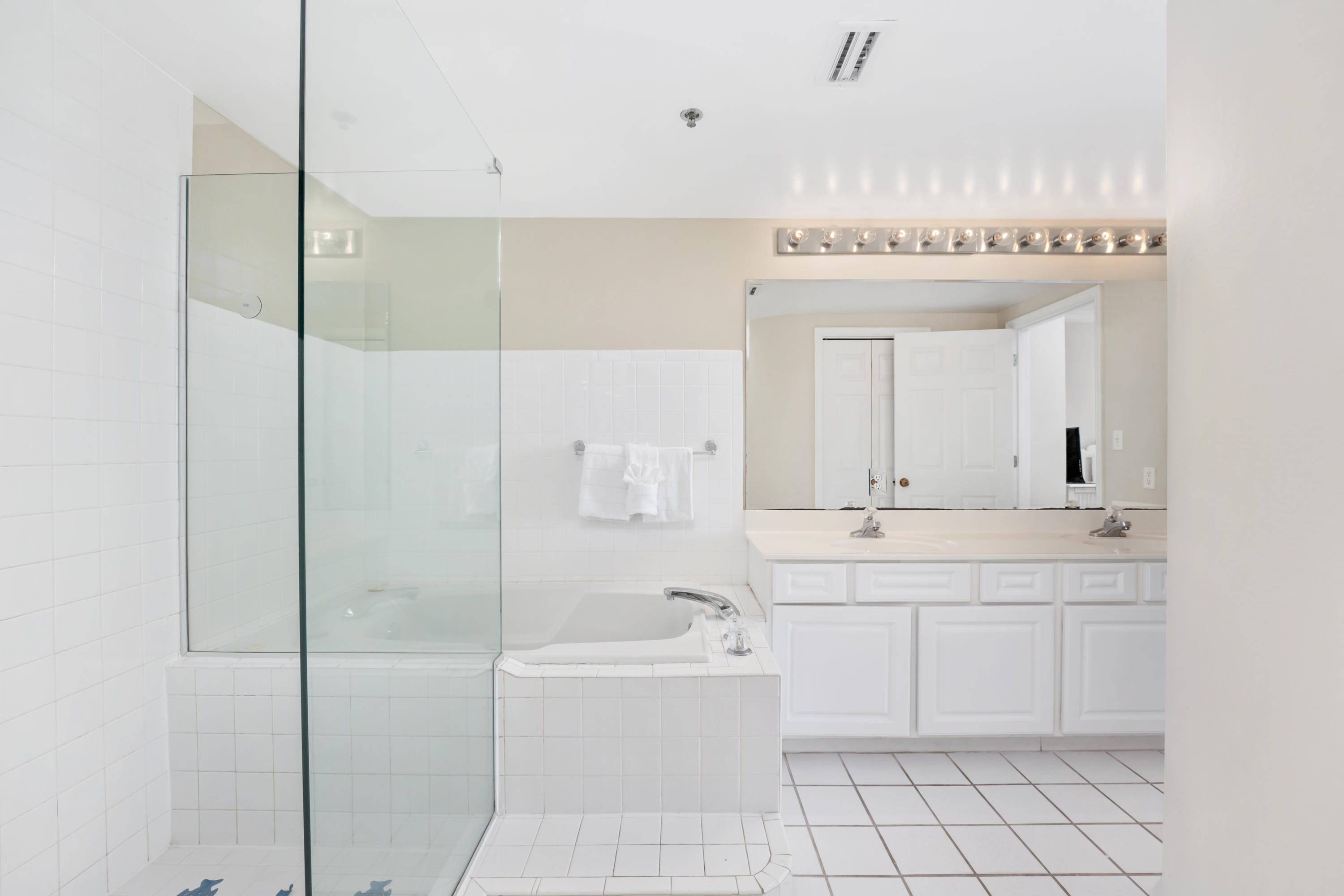 JADE EAST TOWERS CONDO - Residential