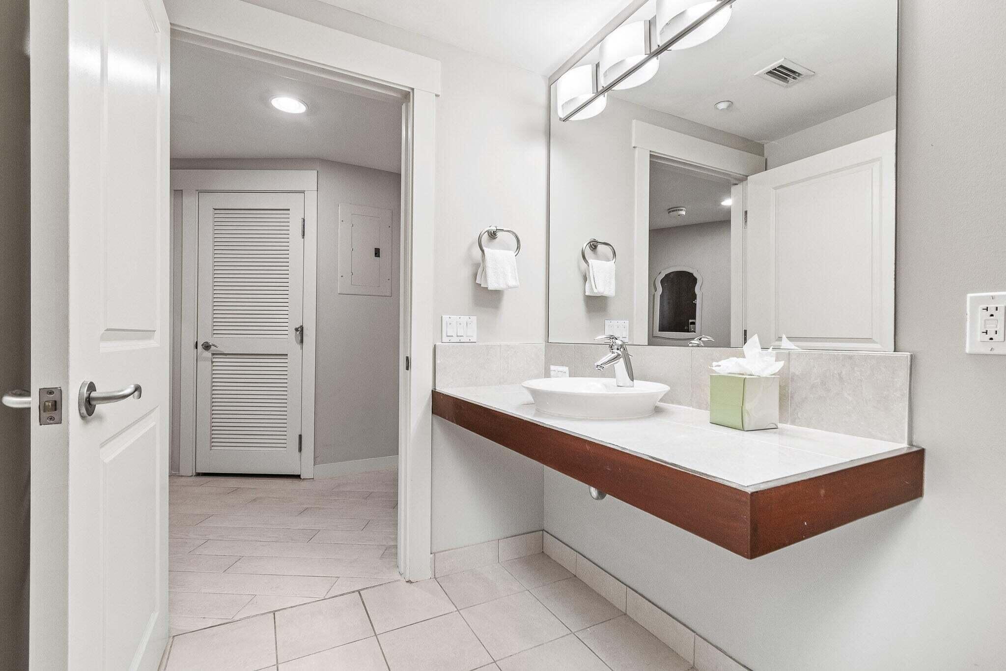 BAHIA CONDO - Residential