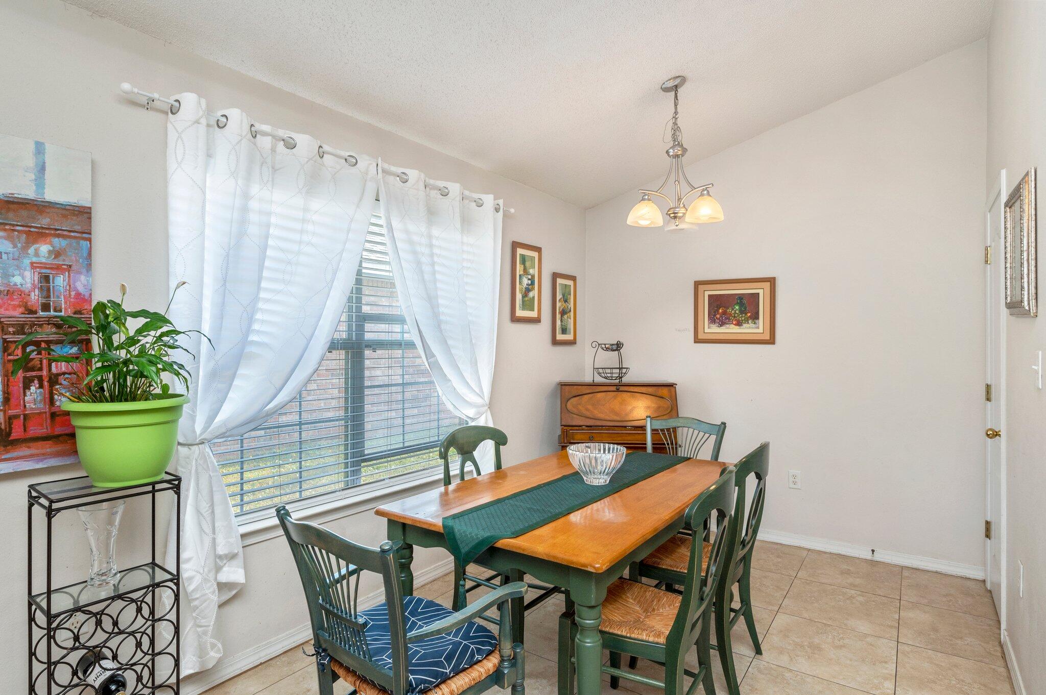 PARADISE RETREAT - Residential