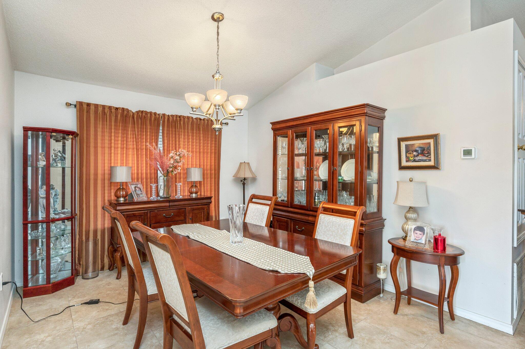 PARADISE RETREAT - Residential