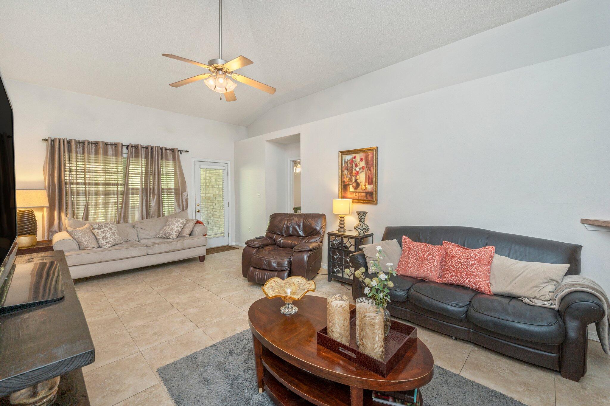 PARADISE RETREAT - Residential