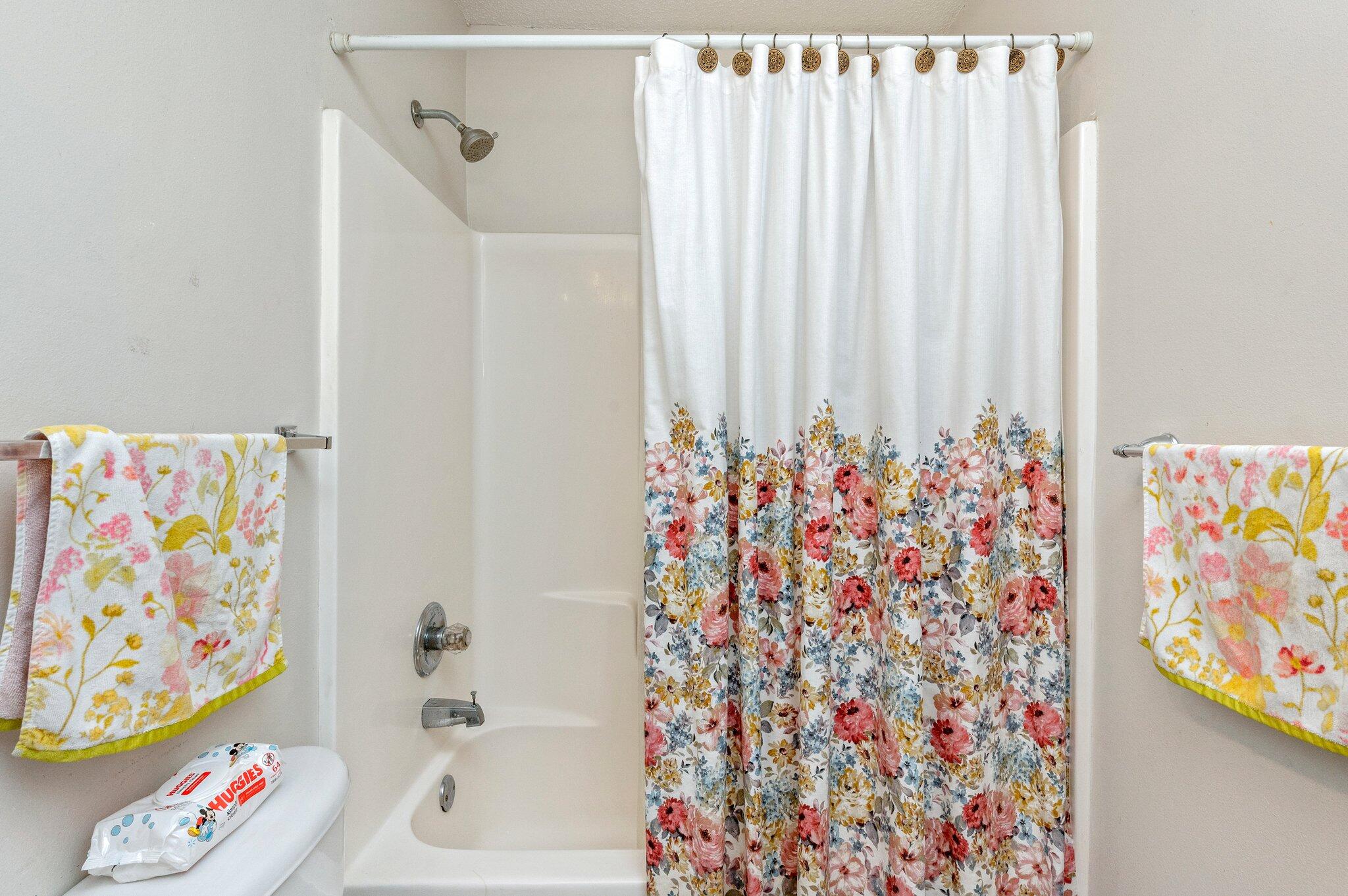 PARADISE RETREAT - Residential