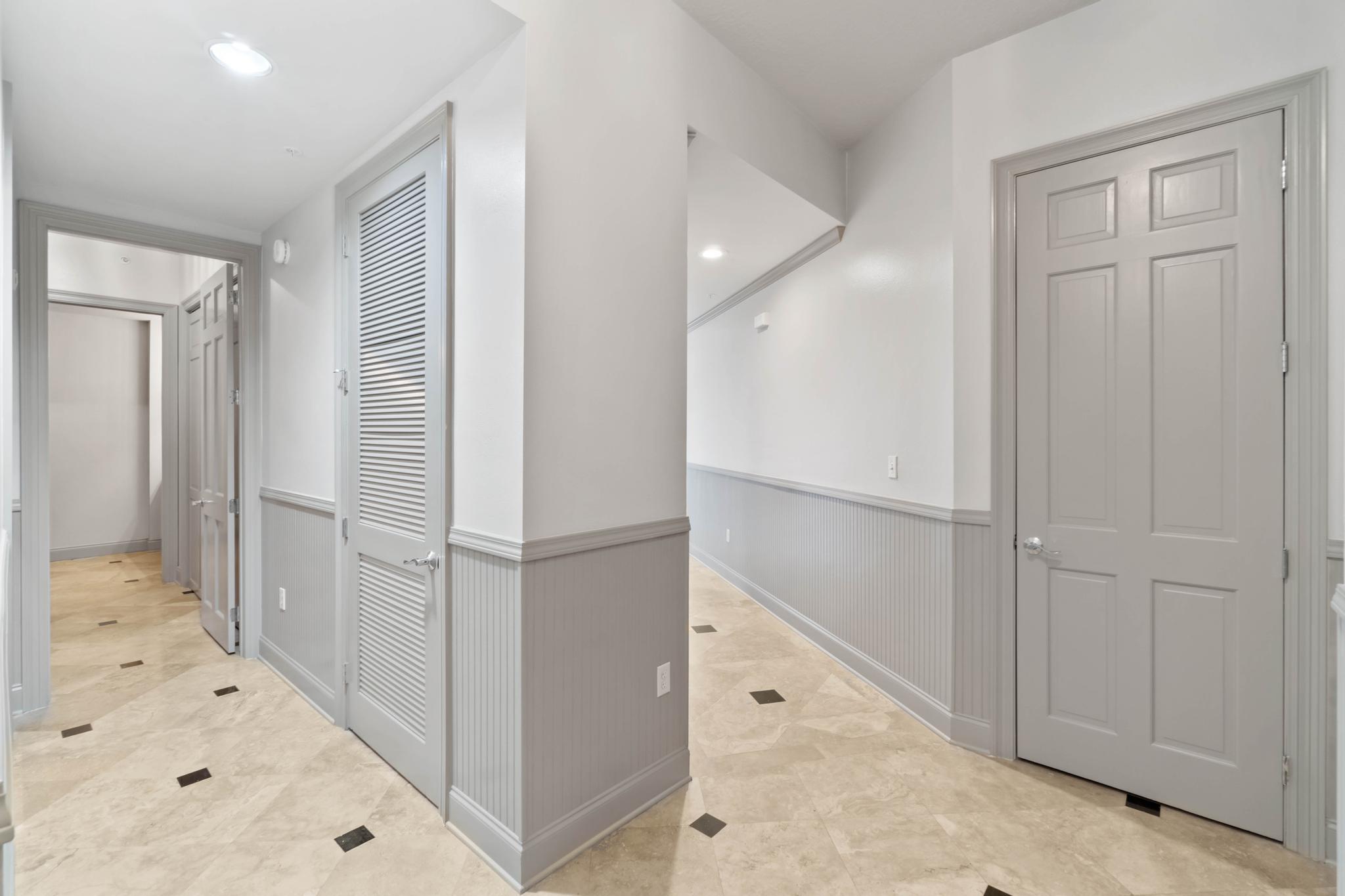 SIDES MORENO POINT WEST - Residential