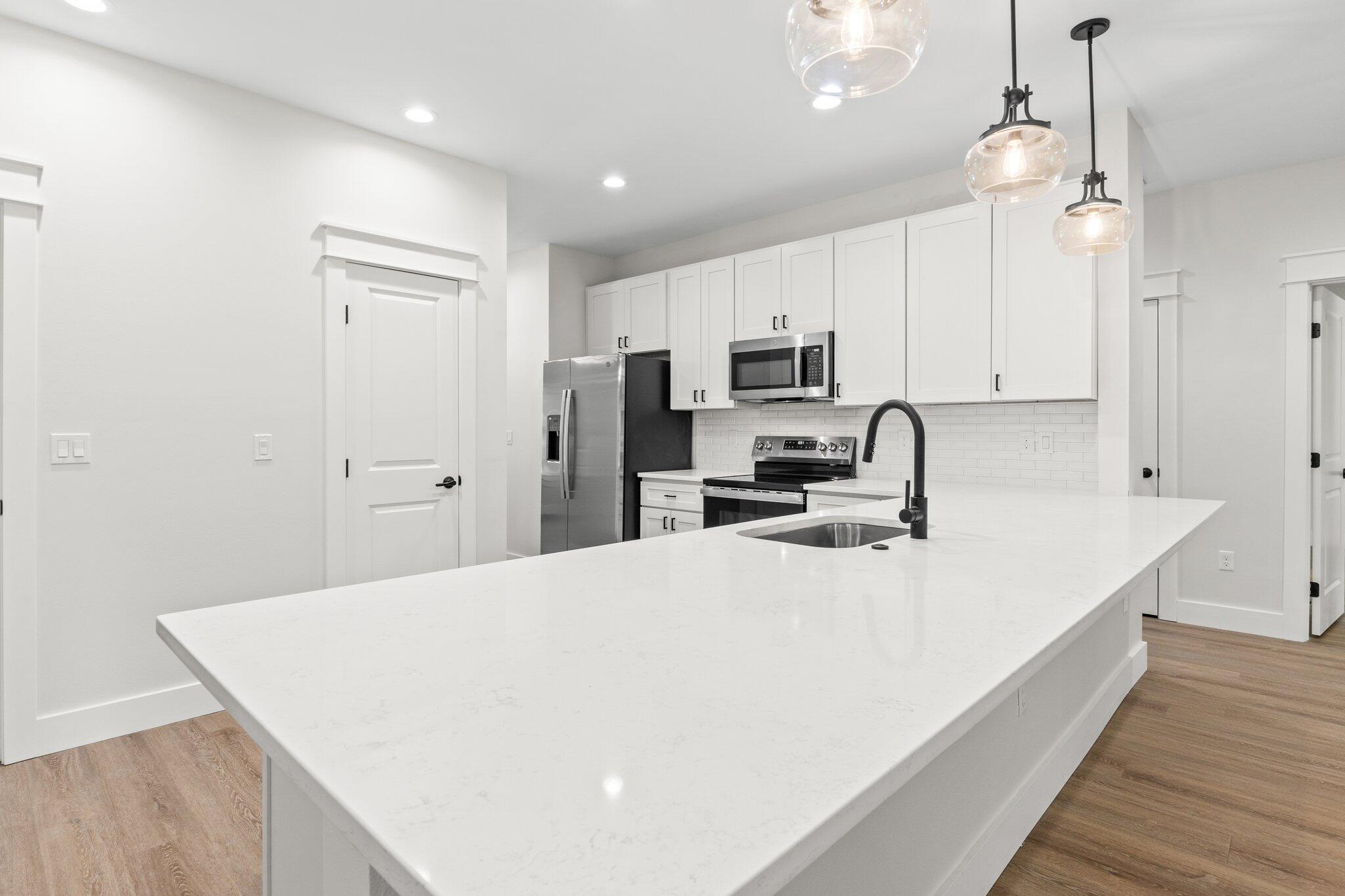 RE S/D RACE TRACK RD S/D LOT 17 BLK F - Residential