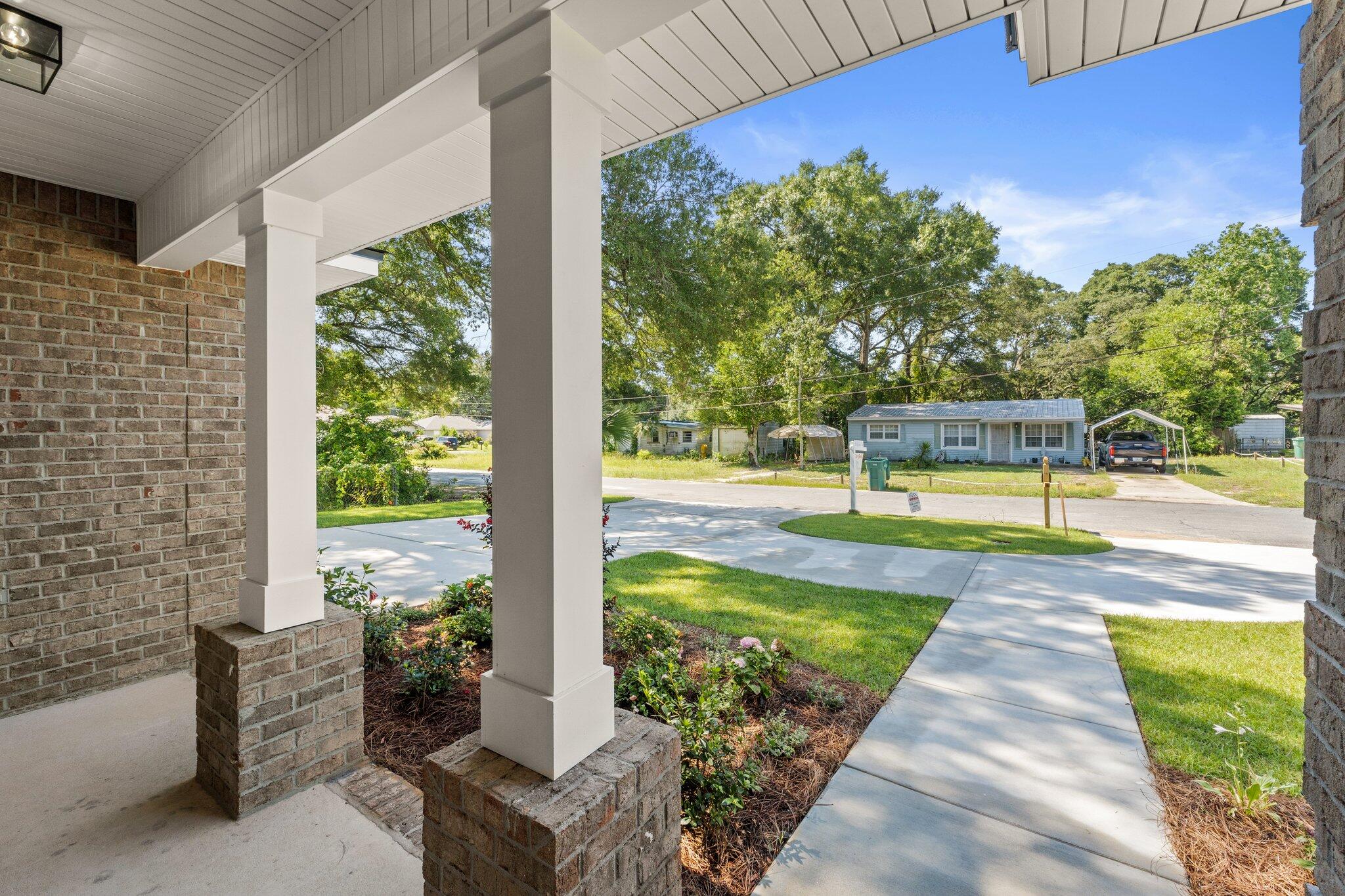 RE S/D RACE TRACK RD S/D LOT 17 BLK F - Residential