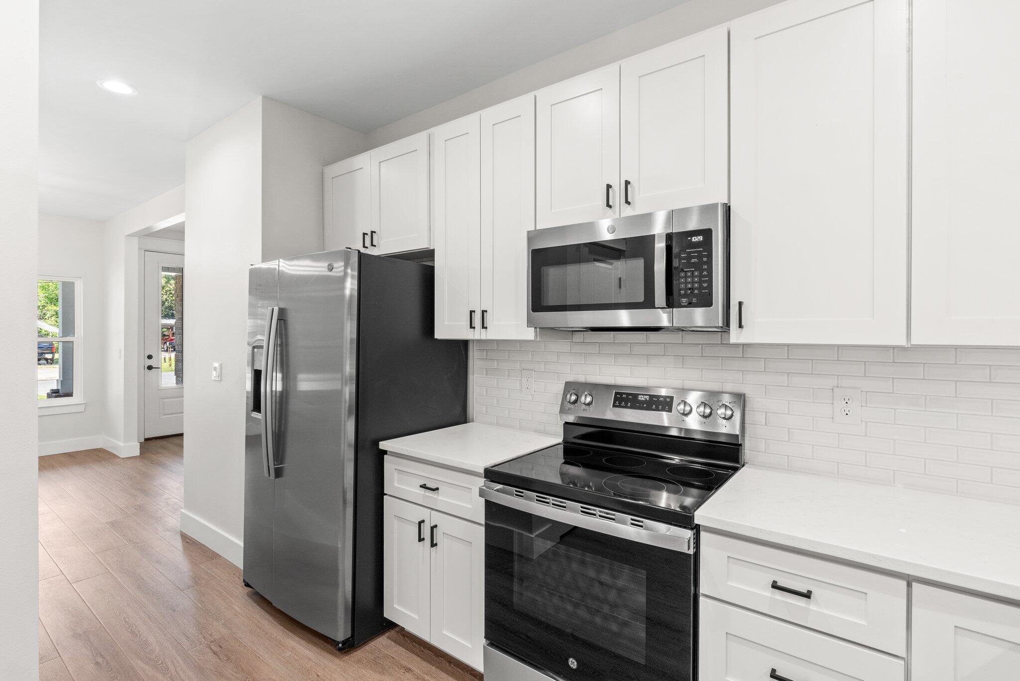 RE S/D RACE TRACK RD S/D LOT 17 BLK F - Residential