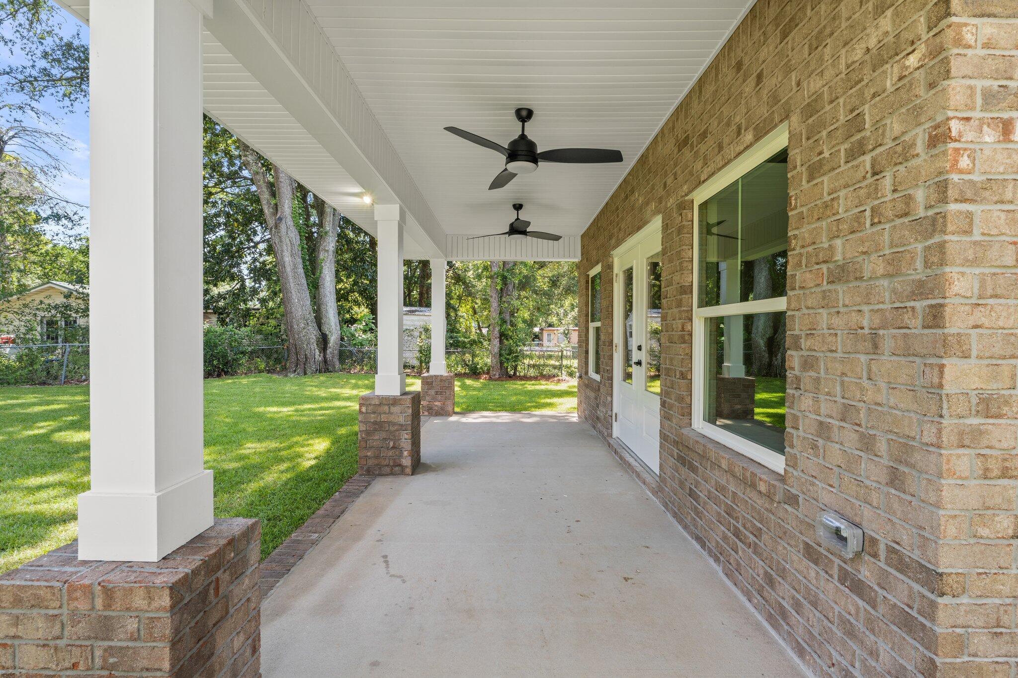 RE S/D RACE TRACK RD S/D LOT 17 BLK F - Residential