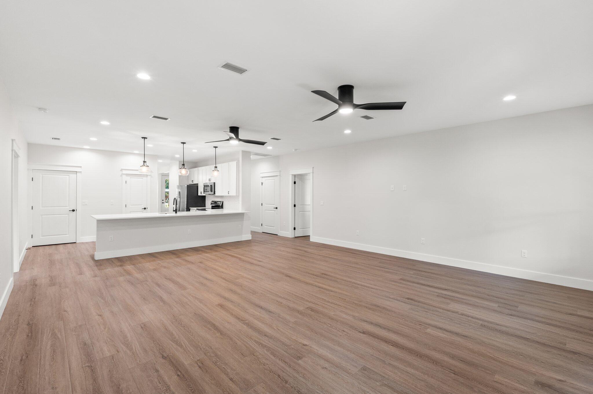 RE S/D RACE TRACK RD S/D LOT 17 BLK F - Residential